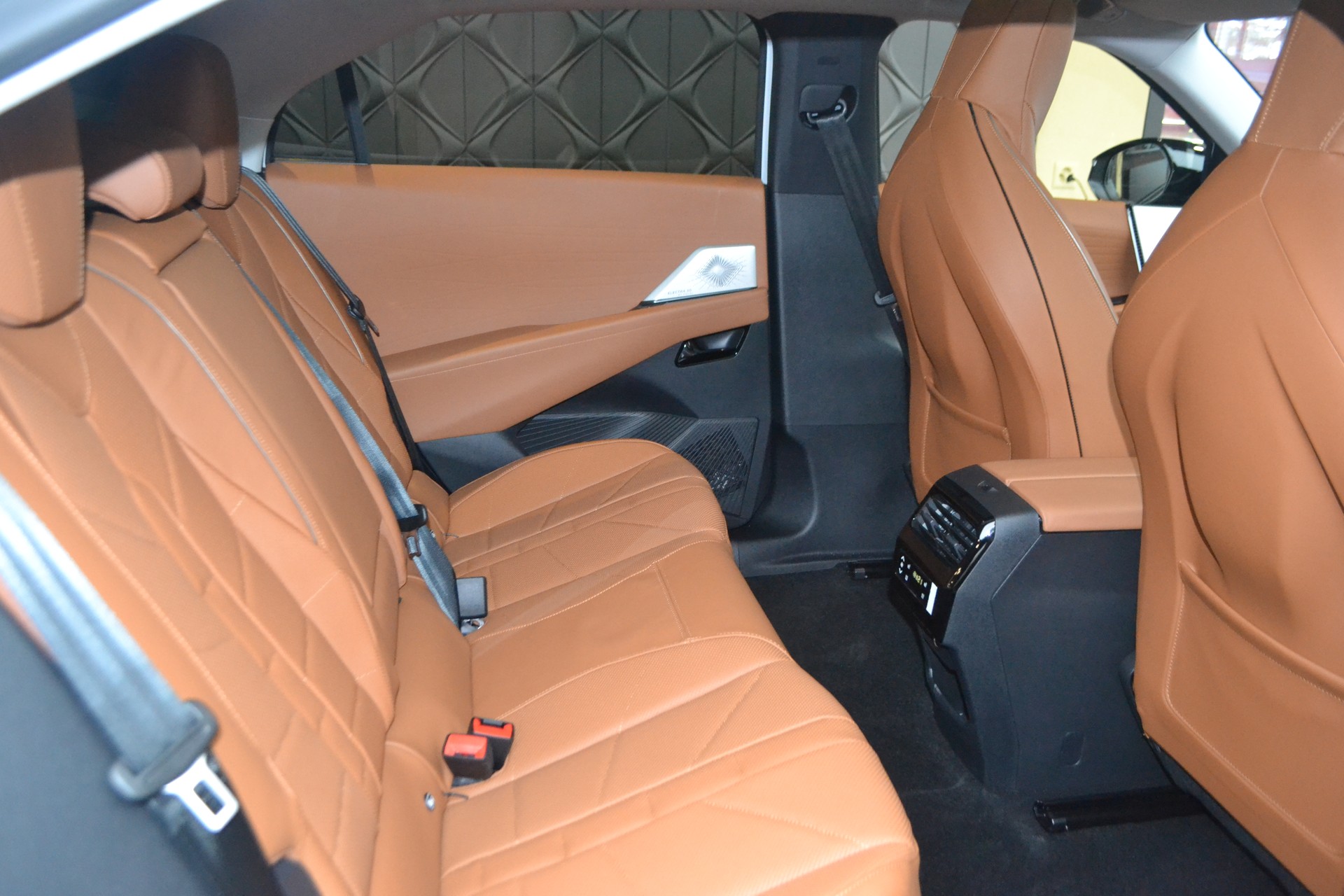DS AUTOMOBILES E-Tense Étoile 4x4-image-7