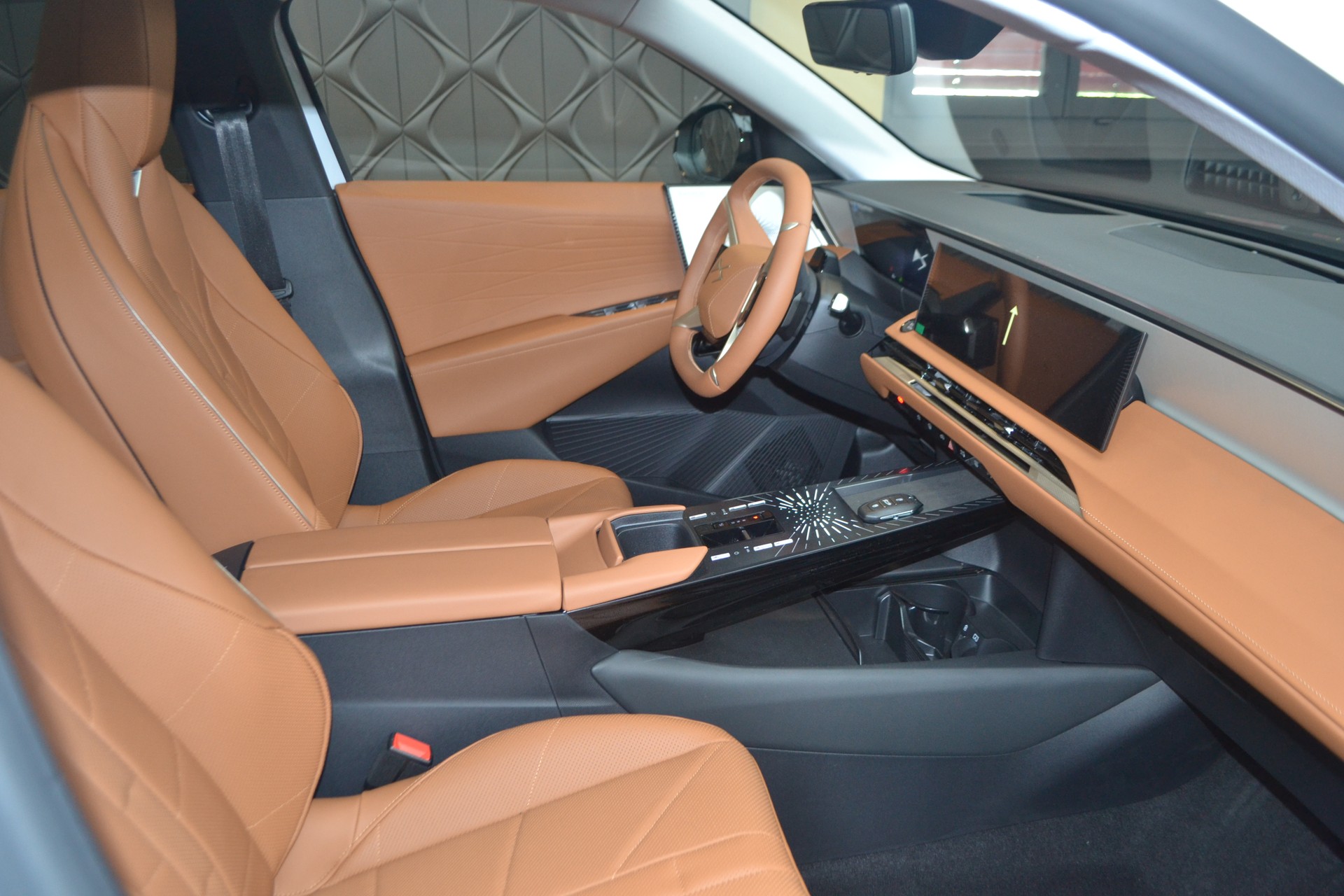 DS AUTOMOBILES E-Tense Étoile 4x4-image-5
