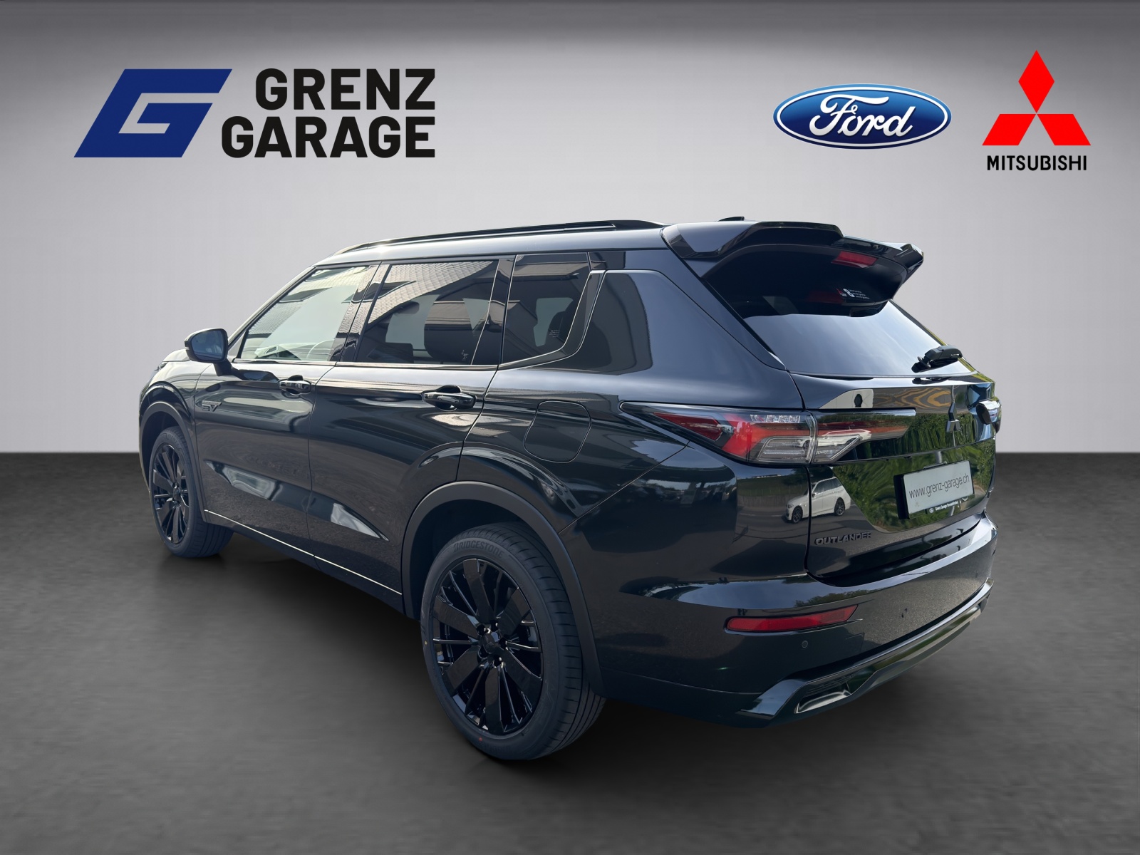 MITSUBISHI Outlander 2.4 PHEV Sport 4x4-showroom-element-2