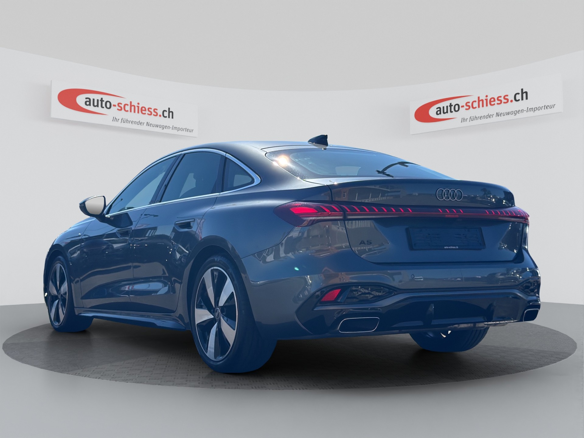 AUDI A5 2.0TFSI S-Line-image-2