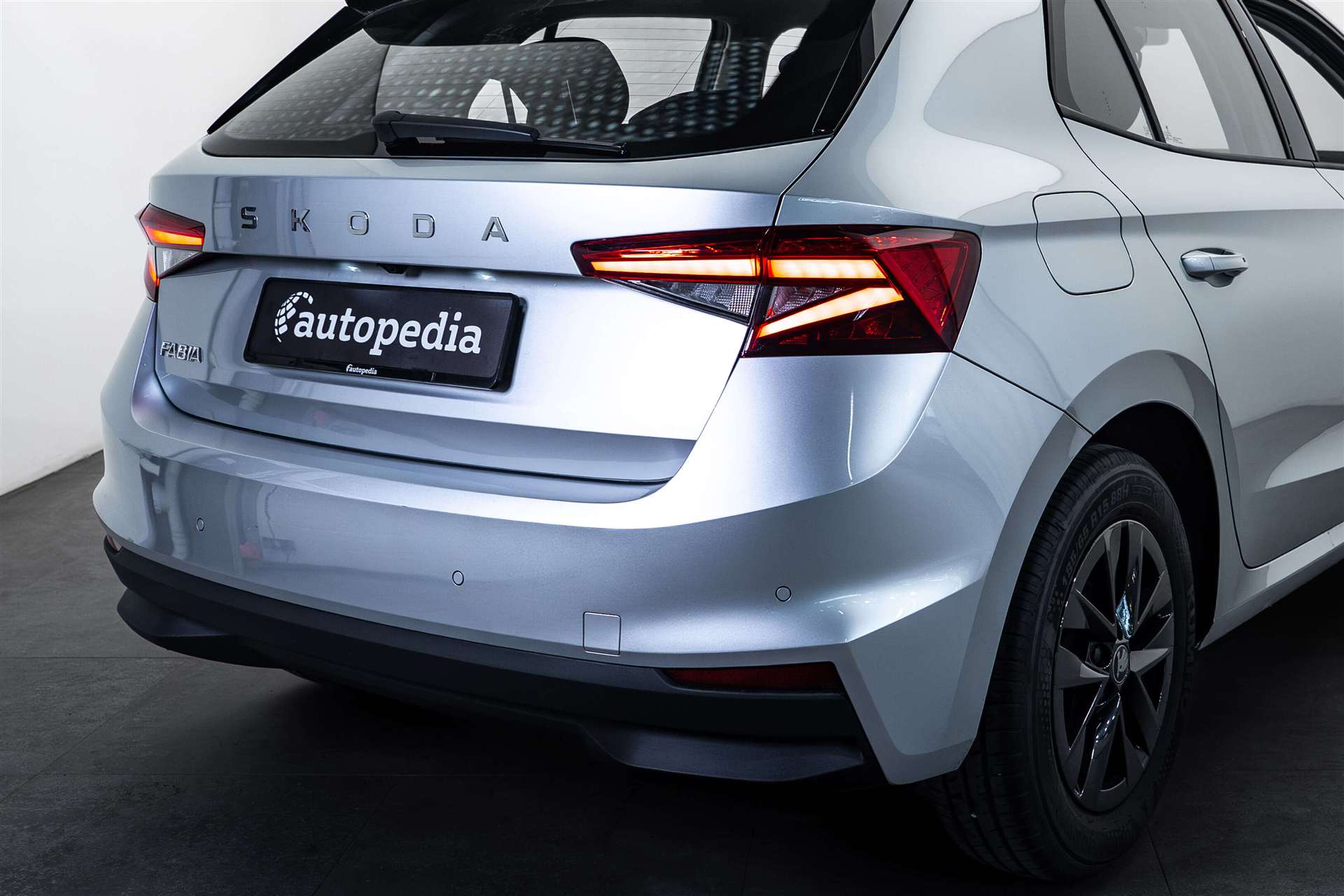 SKODA Fabia 1.0 TSi Young Edition HIT-Preis-image-3