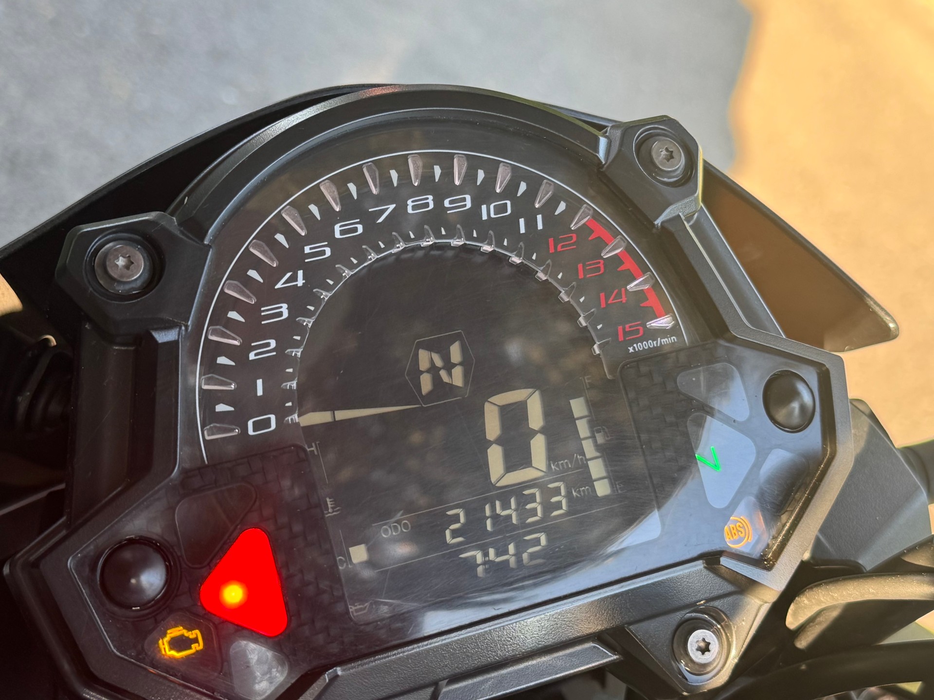 KAWASAKI Z 400 ABS-image-2
