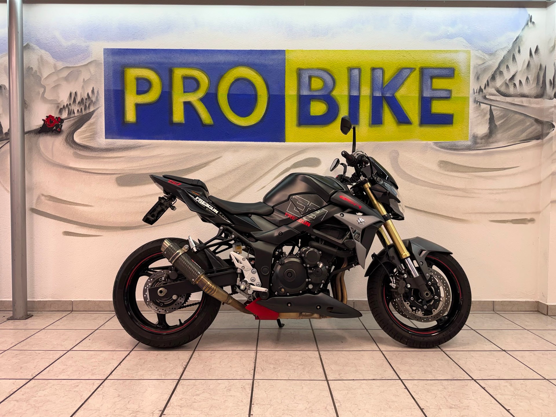 SUZUKI Freegun-showroom-element-1