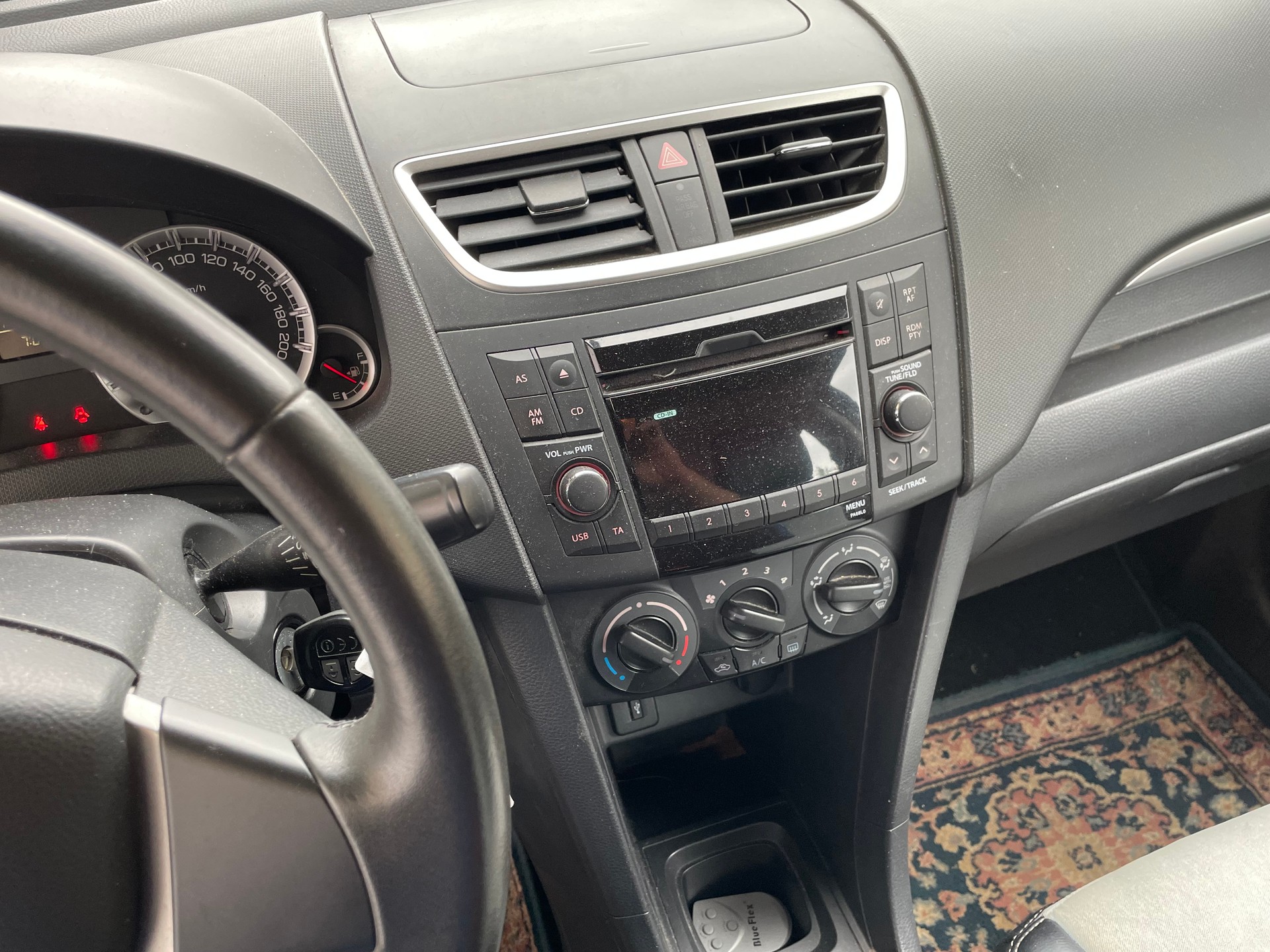 SUZUKI Swift 1.2i 16V GL-image-9