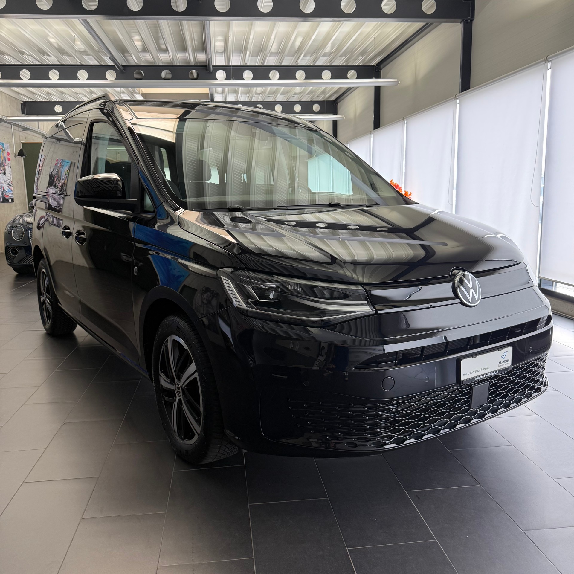 VW Caddy 1.5 TSI Liberty-image-2