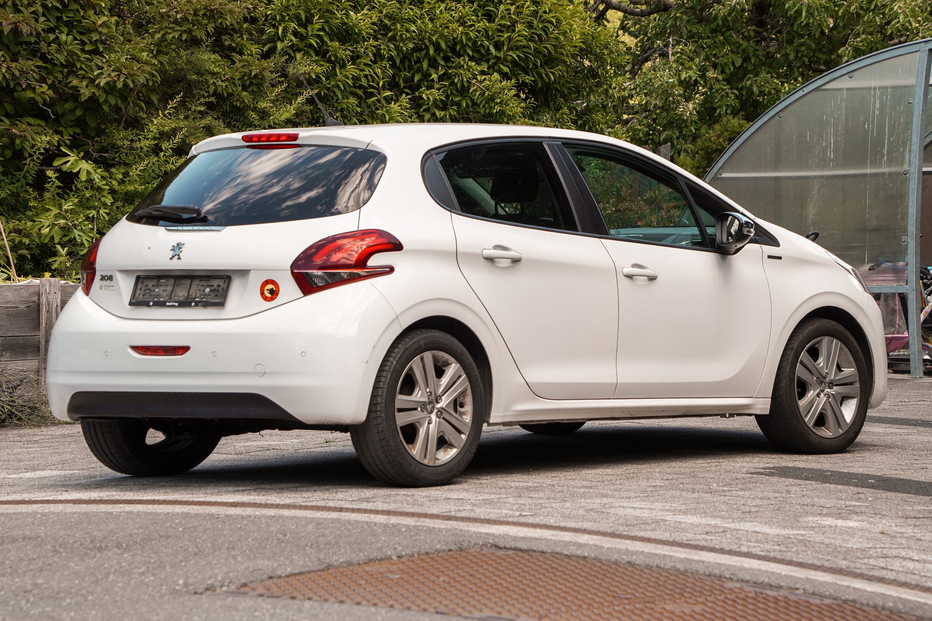 PEUGEOT 1.2 PureTech Signature S/S-image-2