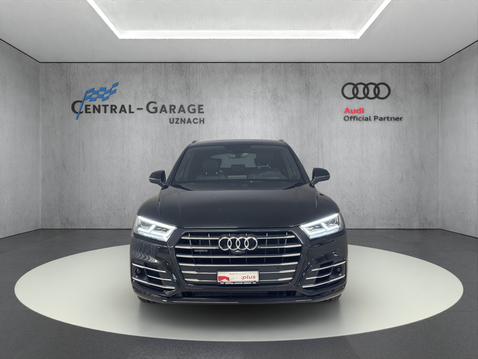 AUDI Q5 55 TFSI e sport quattro-showroom-element-1