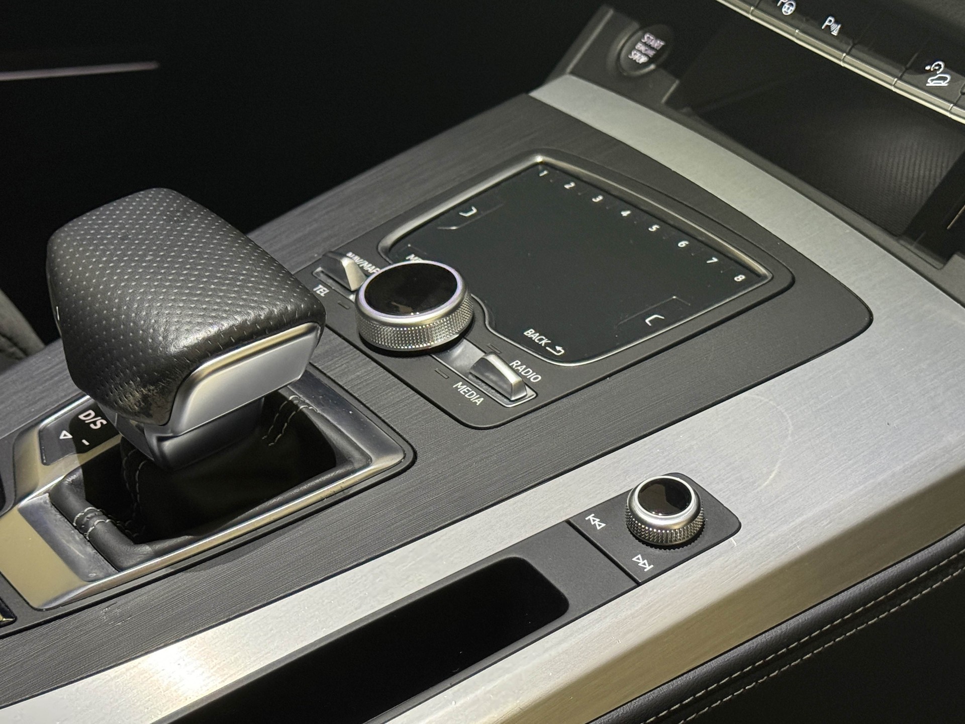 AUDI Q5 55 TFSI e sport quattro-image-10
