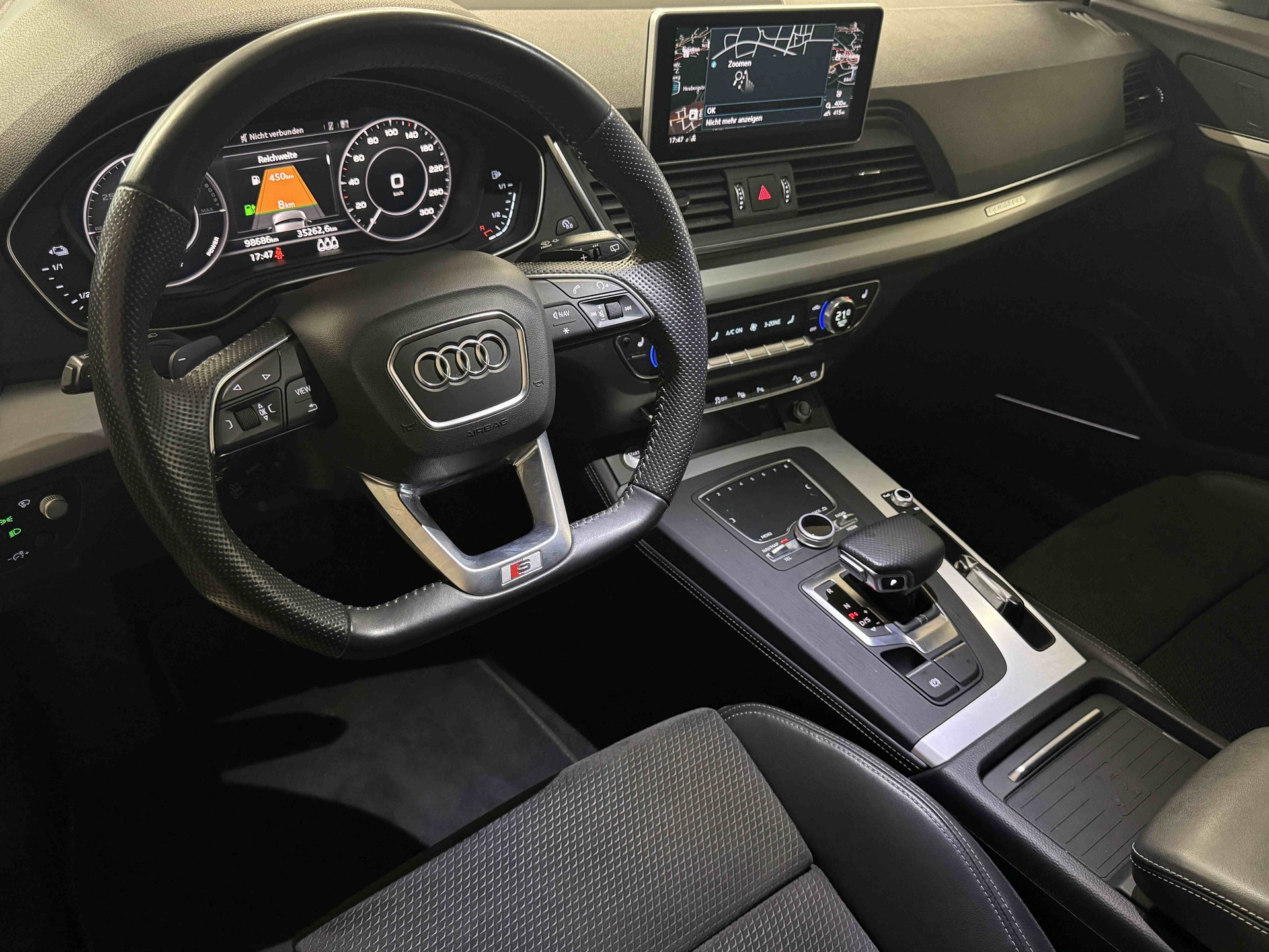 AUDI Q5 55 TFSI e sport quattro-image-8