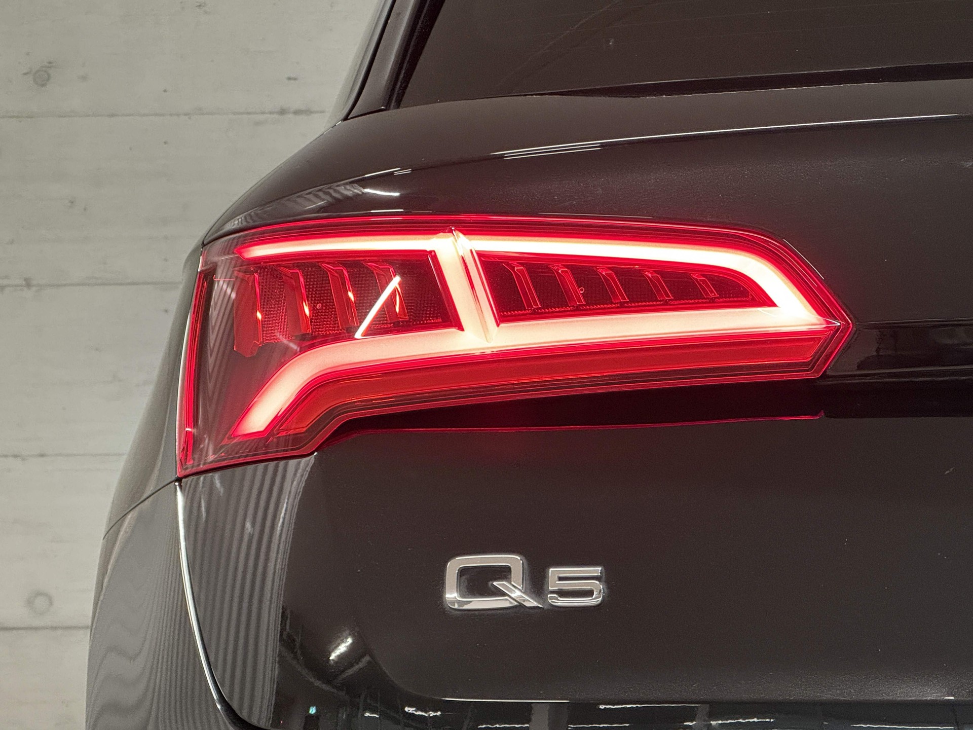 AUDI Q5 55 TFSI e sport quattro-image-4