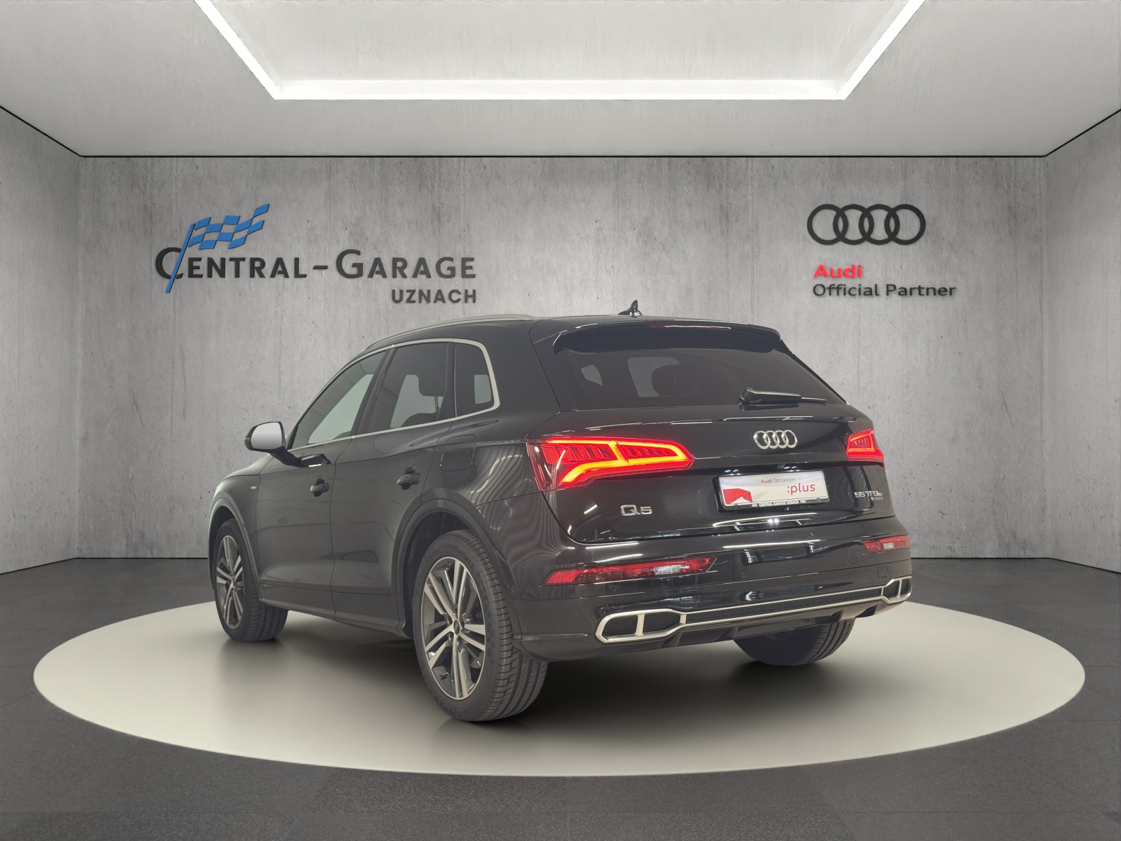 AUDI Q5 55 TFSI e sport quattro-showroom-element-2