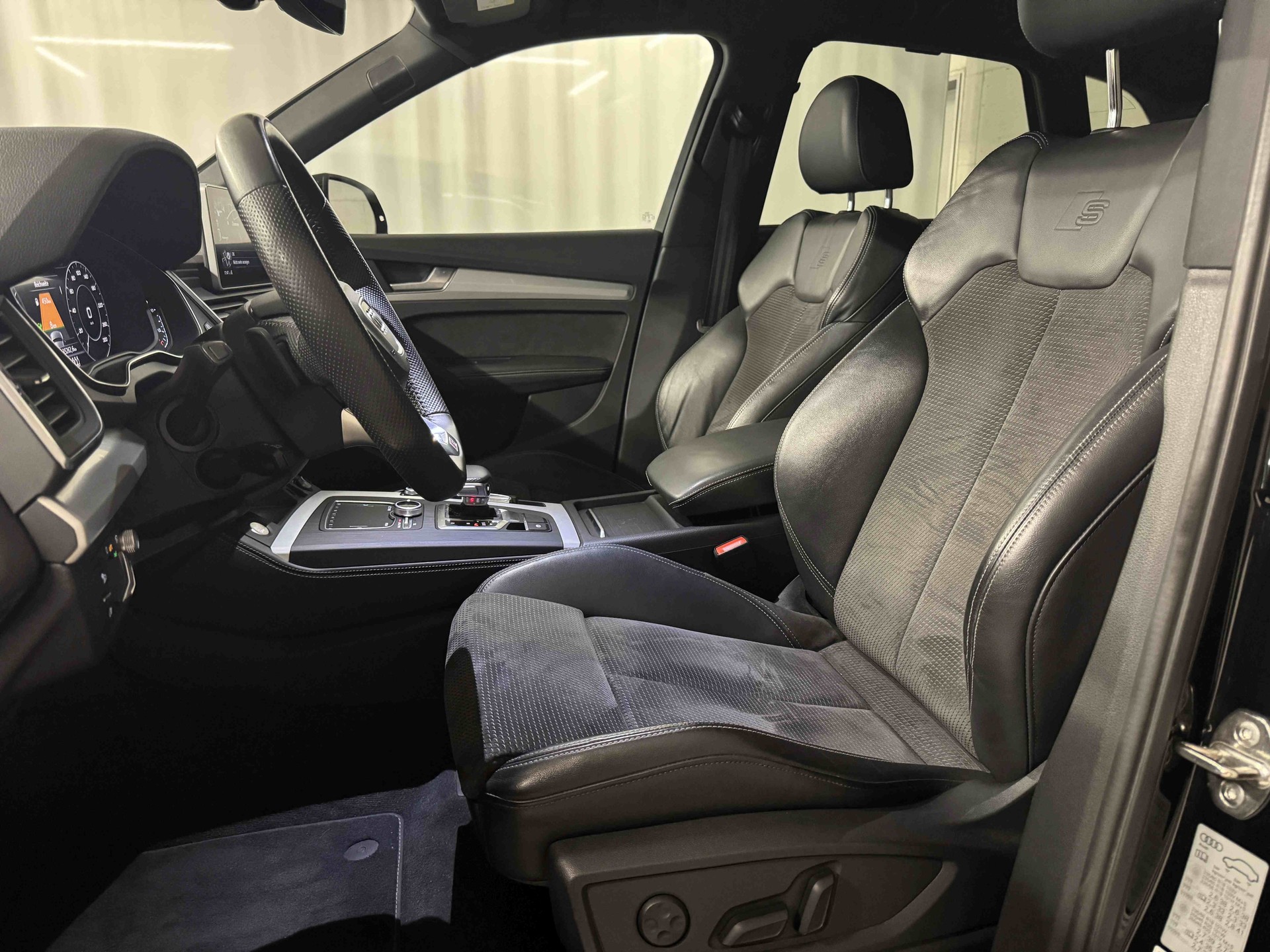 AUDI Q5 55 TFSI e sport quattro-image-7