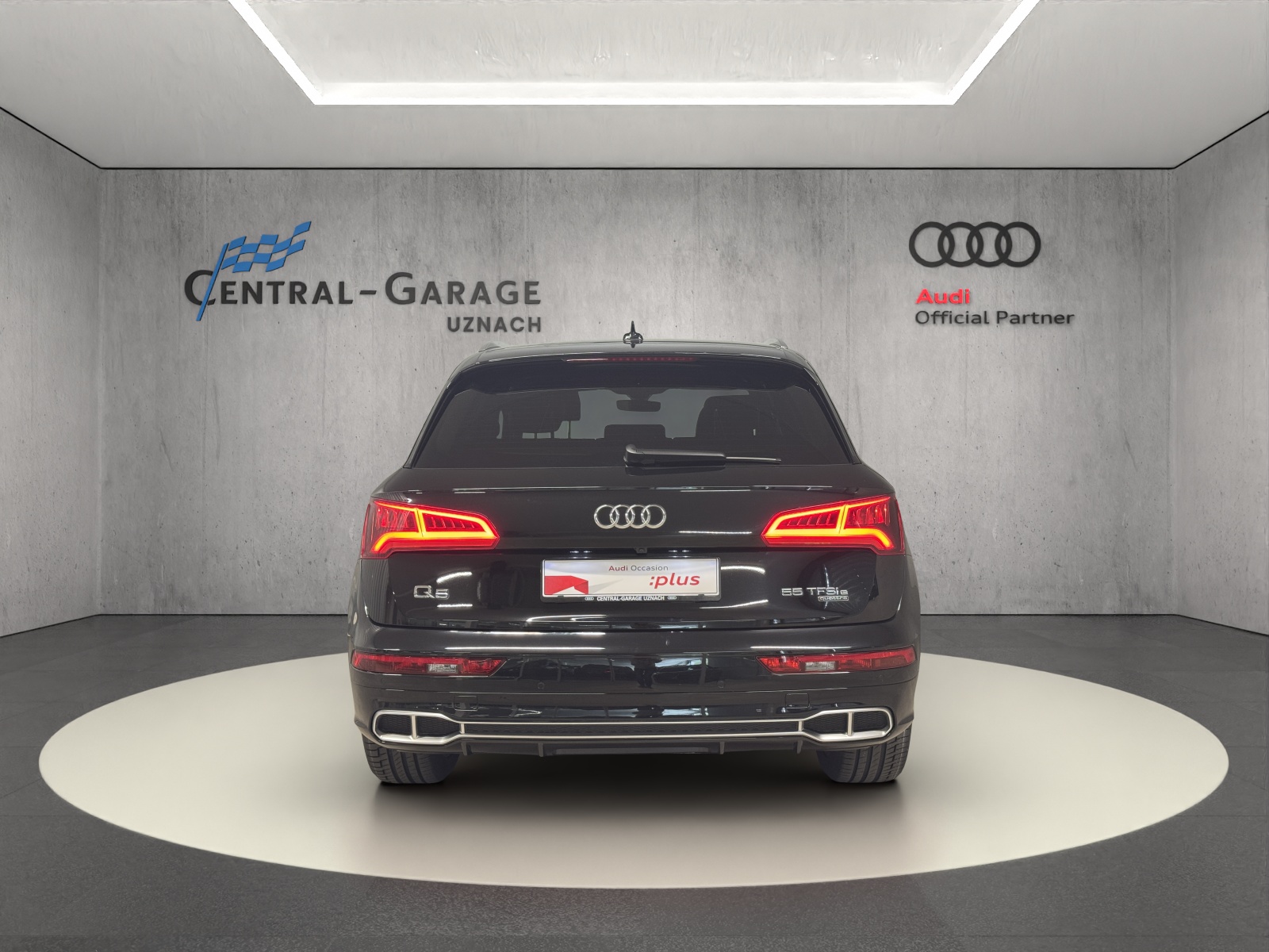 AUDI Q5 55 TFSI e sport quattro-showroom-element-3