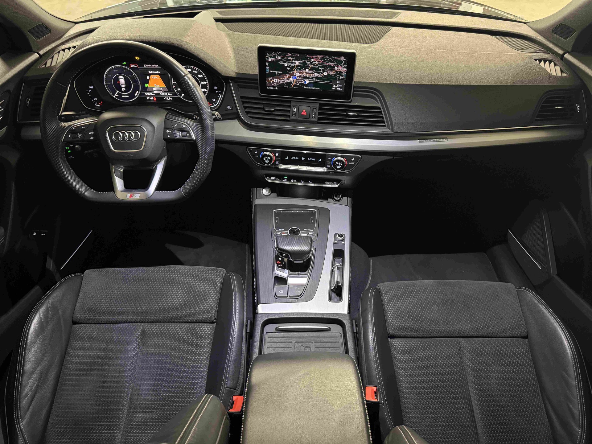 AUDI Q5 55 TFSI e sport quattro-image-9
