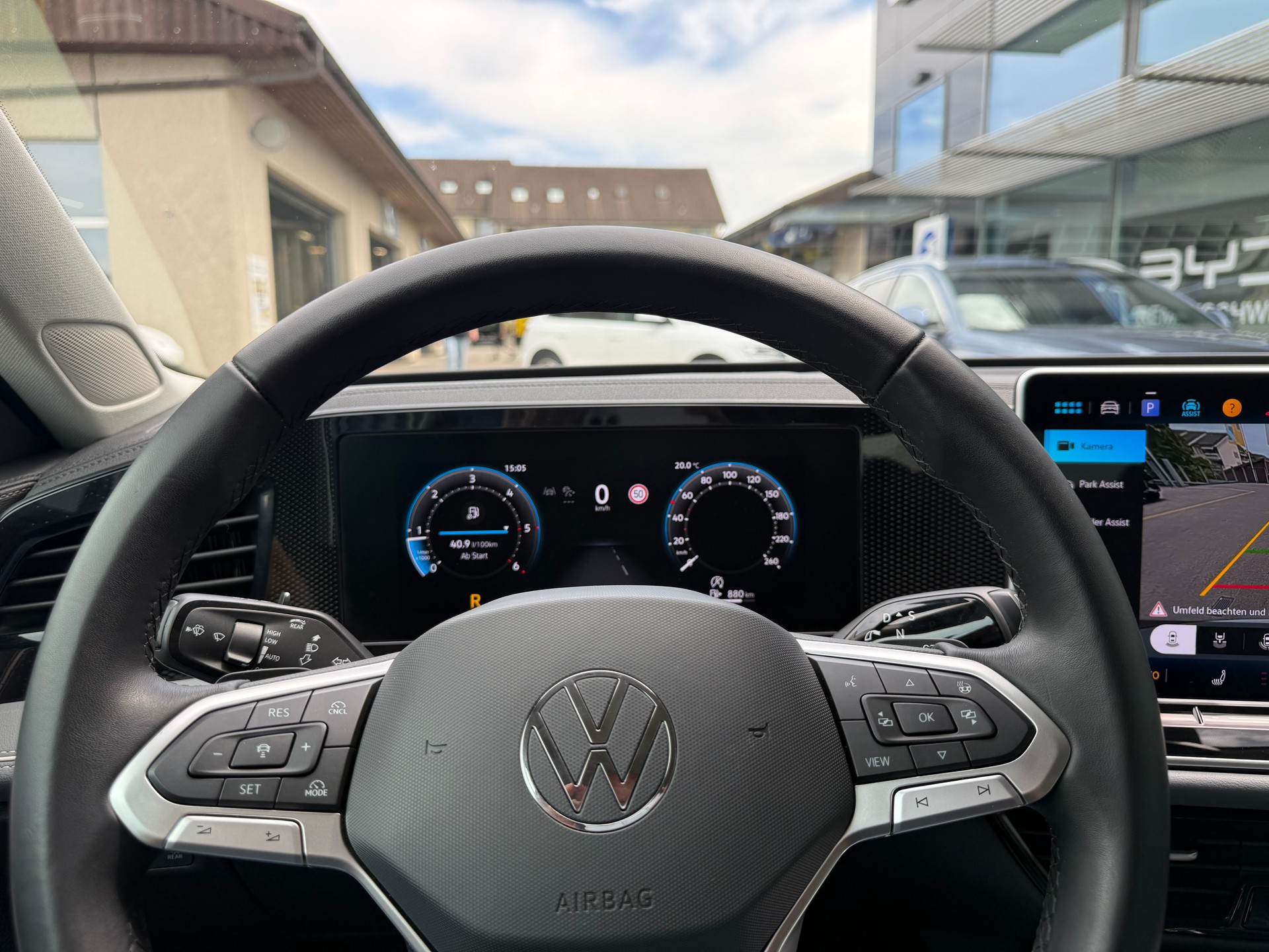 VW Passat Variant 2.0 TDI evo Business 4 Motion DSG-image-19