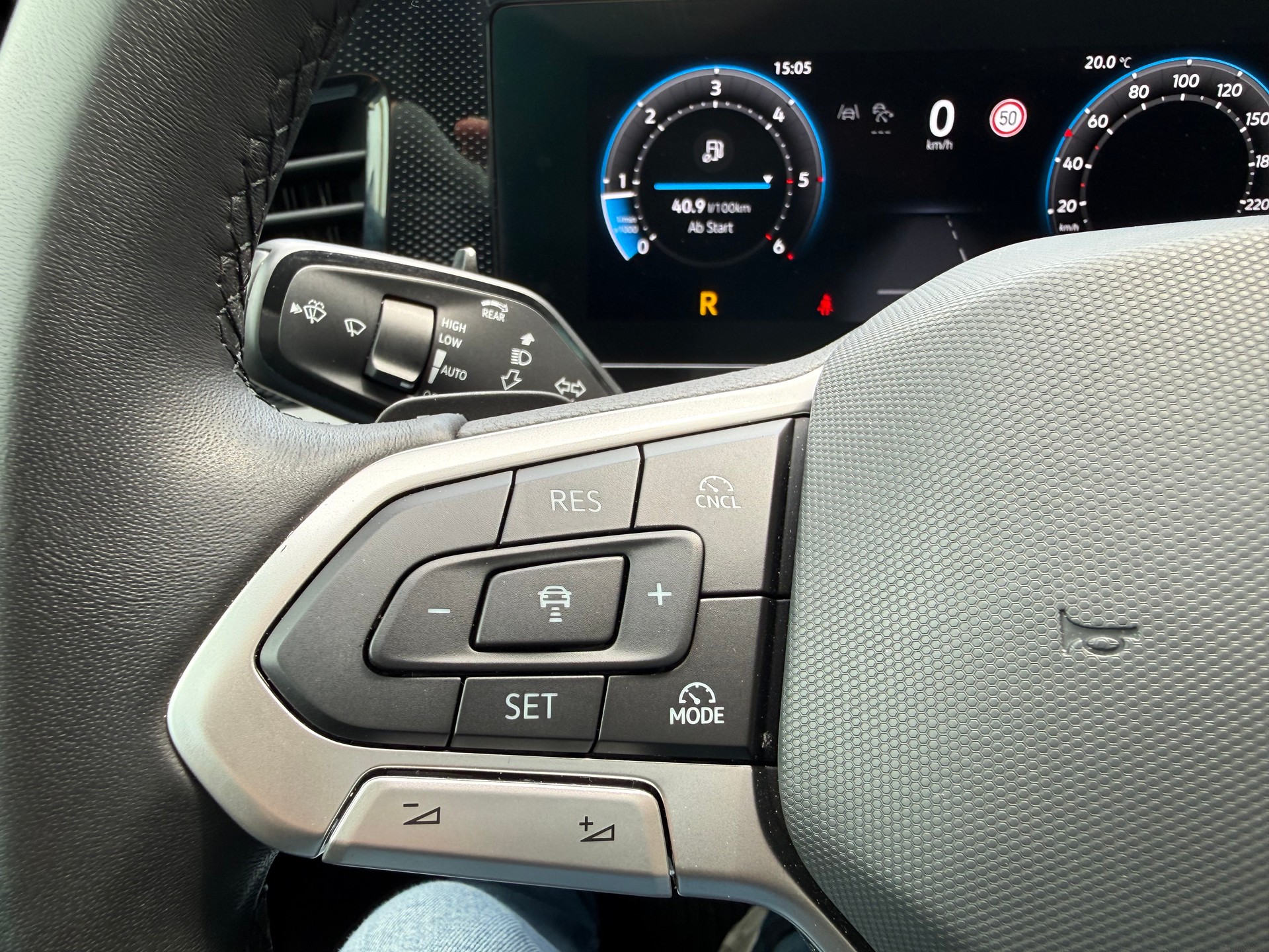 VW Passat Variant 2.0 TDI evo Business 4 Motion DSG-image-18