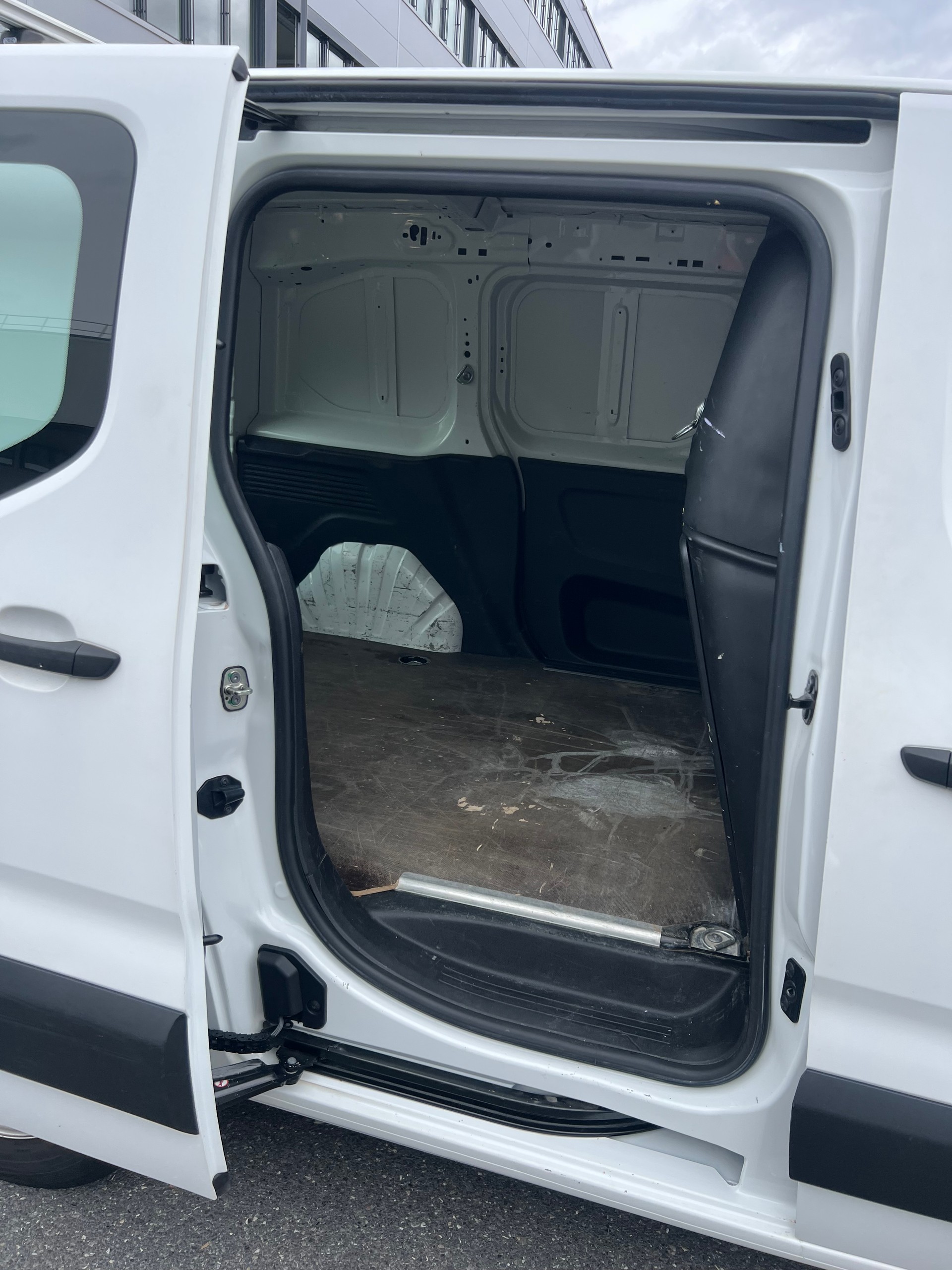 CITROEN Berlingo Van 1.5 Blue HDi 130 s/s Worker 1000kg-image-14