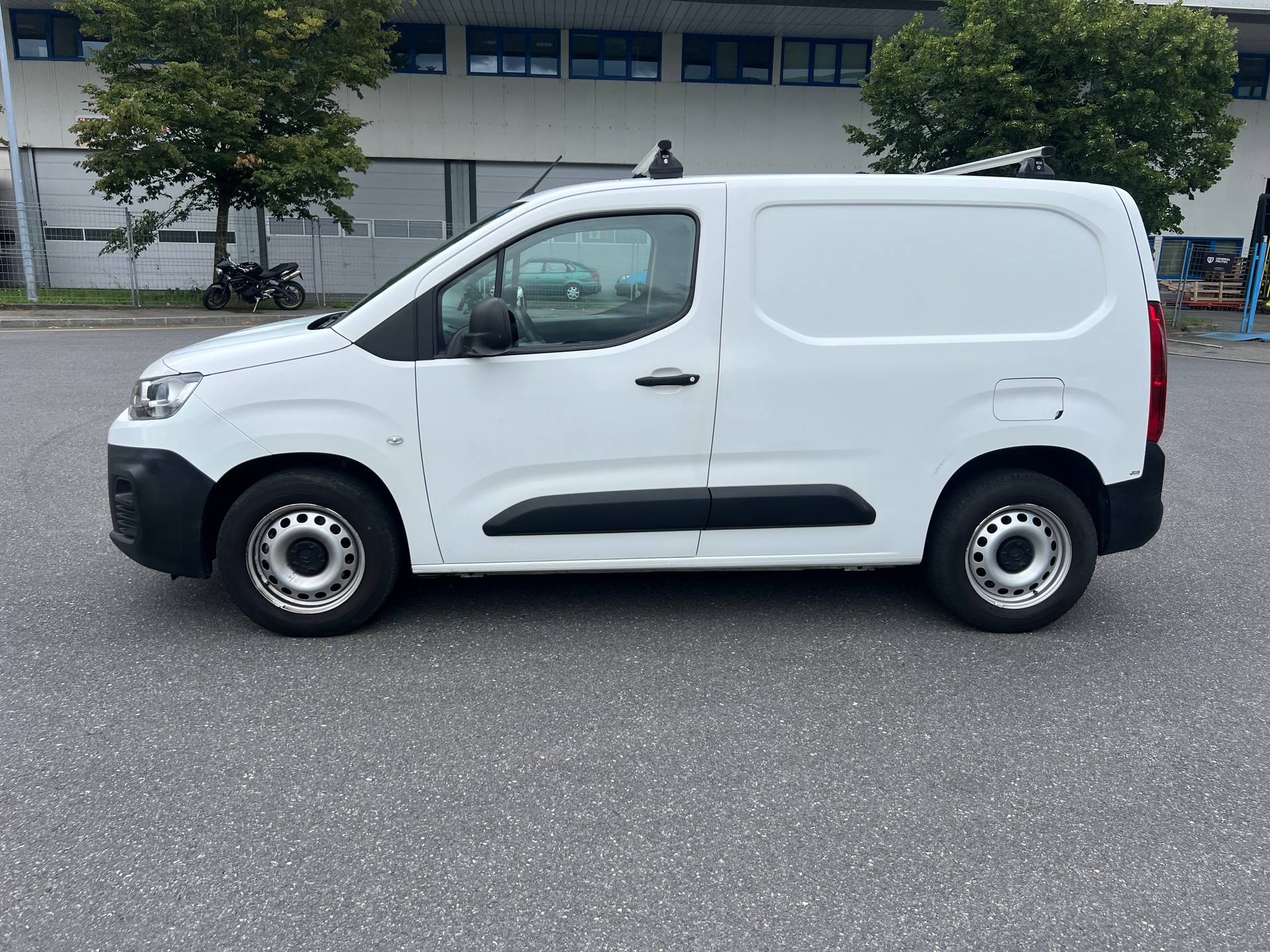 CITROEN Berlingo Van 1.5 Blue HDi 130 s/s Worker 1000kg-image-2