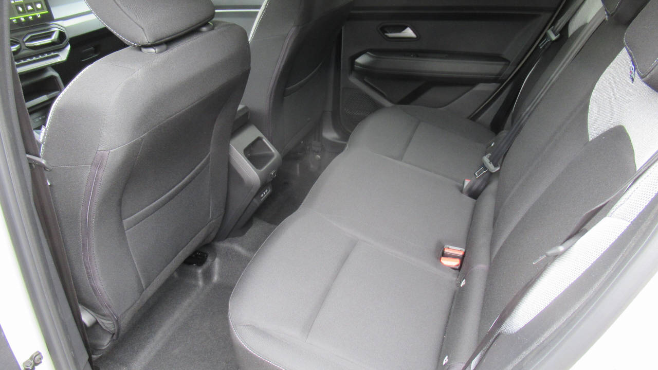 DACIA Duster 1.2 Hybrid Journey 4WD-image-9