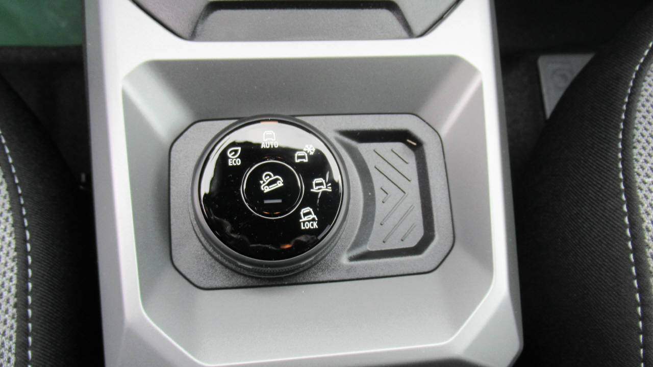 DACIA Duster 1.2 Hybrid Journey 4WD-image-7