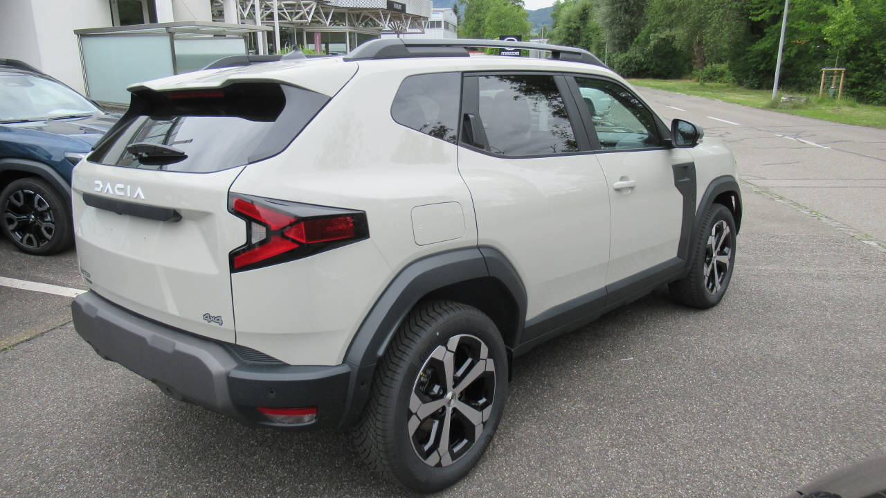 DACIA Duster 1.2 Hybrid Journey 4WD-image-3