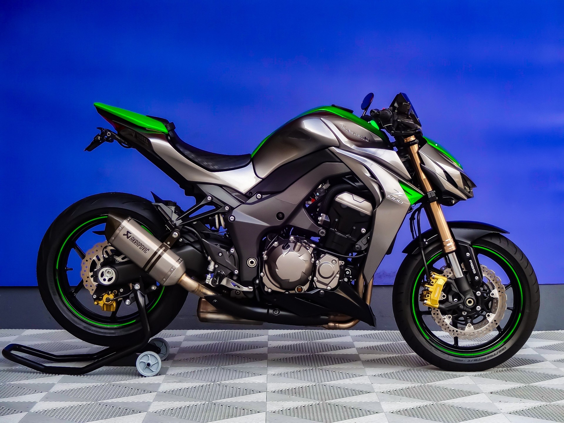 KAWASAKI Z 1000 ABS-showroom-element-1