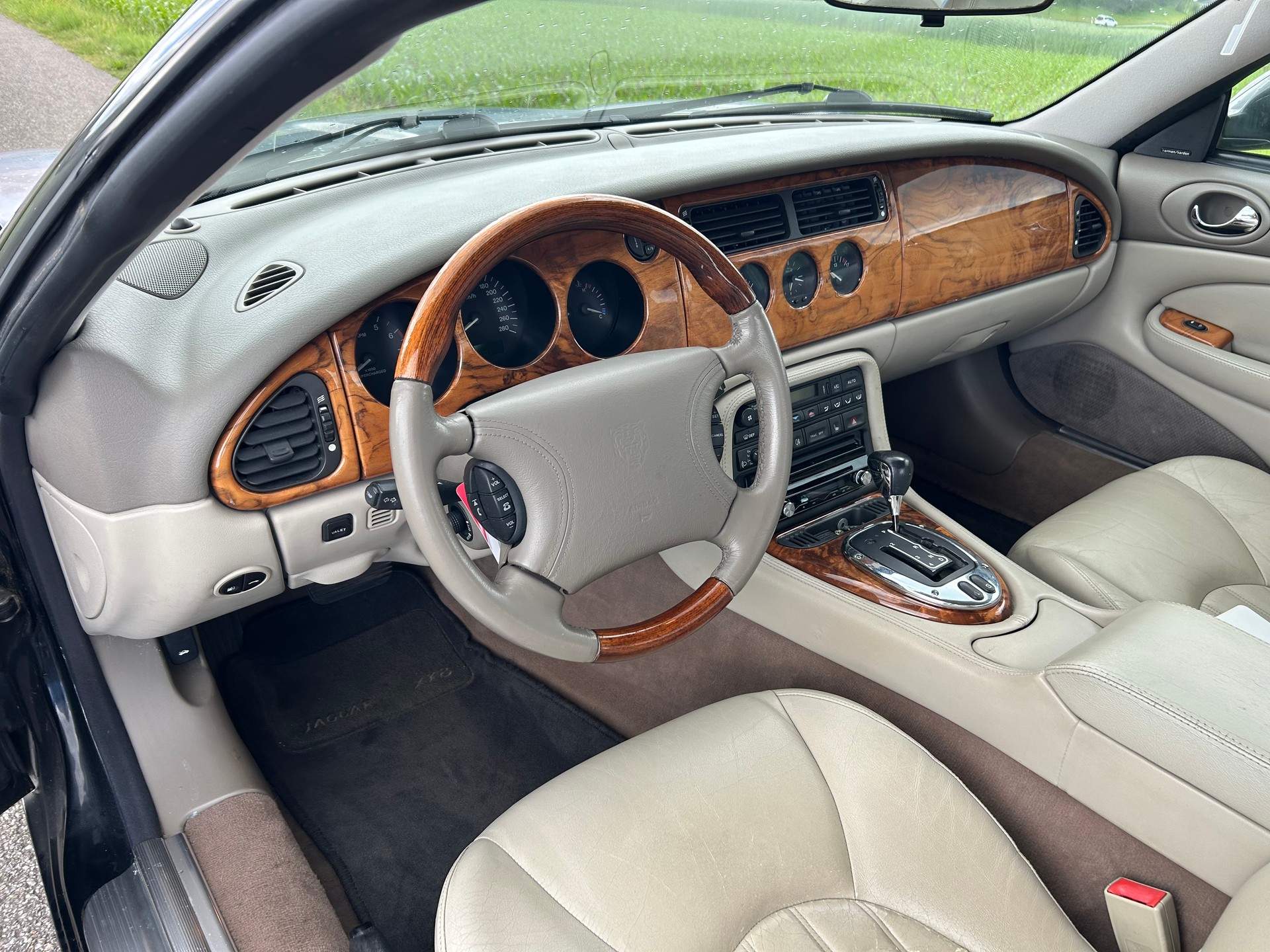 JAGUAR XKR S/C-image-5