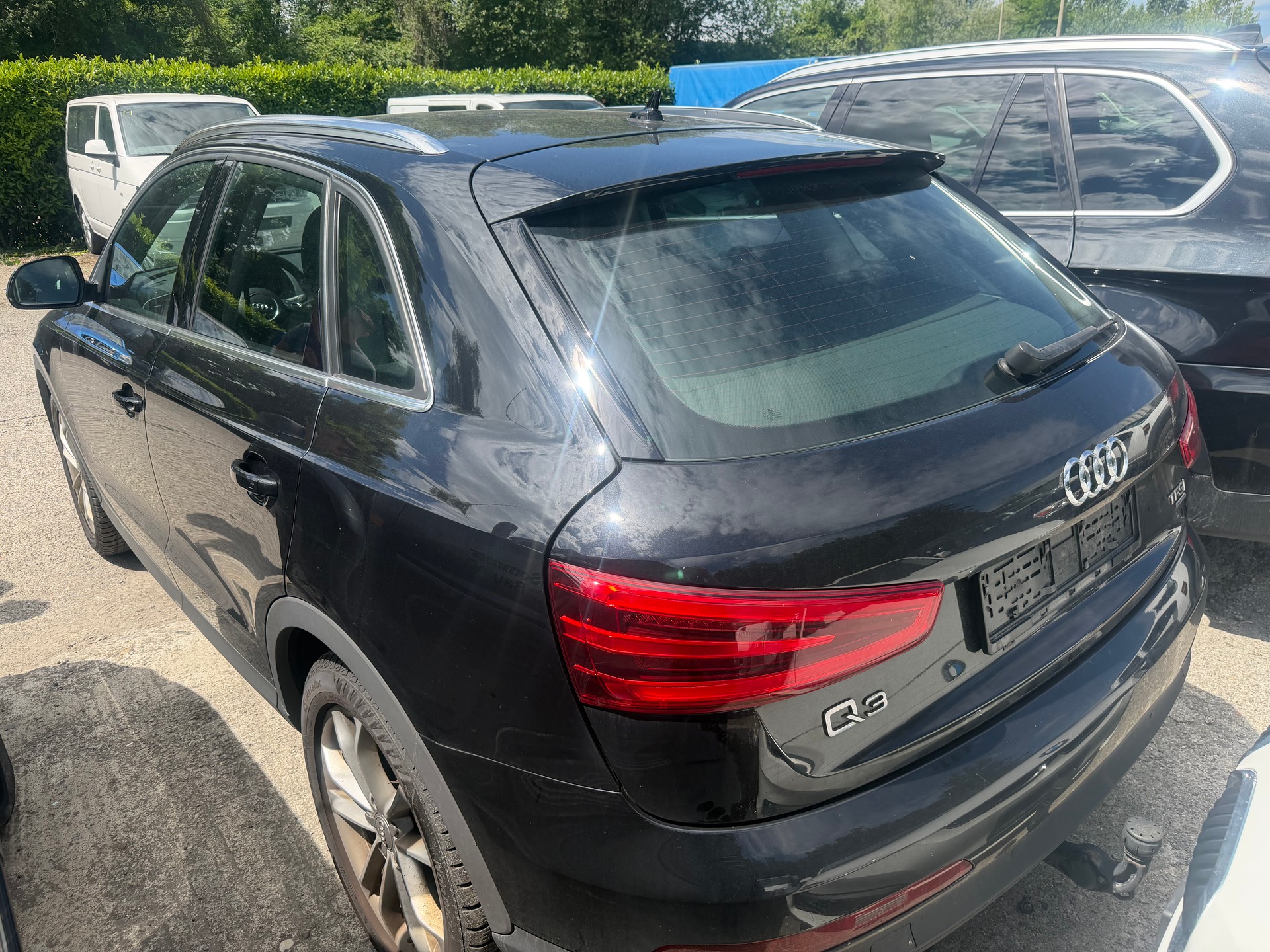 AUDI Q3 2.0 TFSI quattro S-tronic-image-2