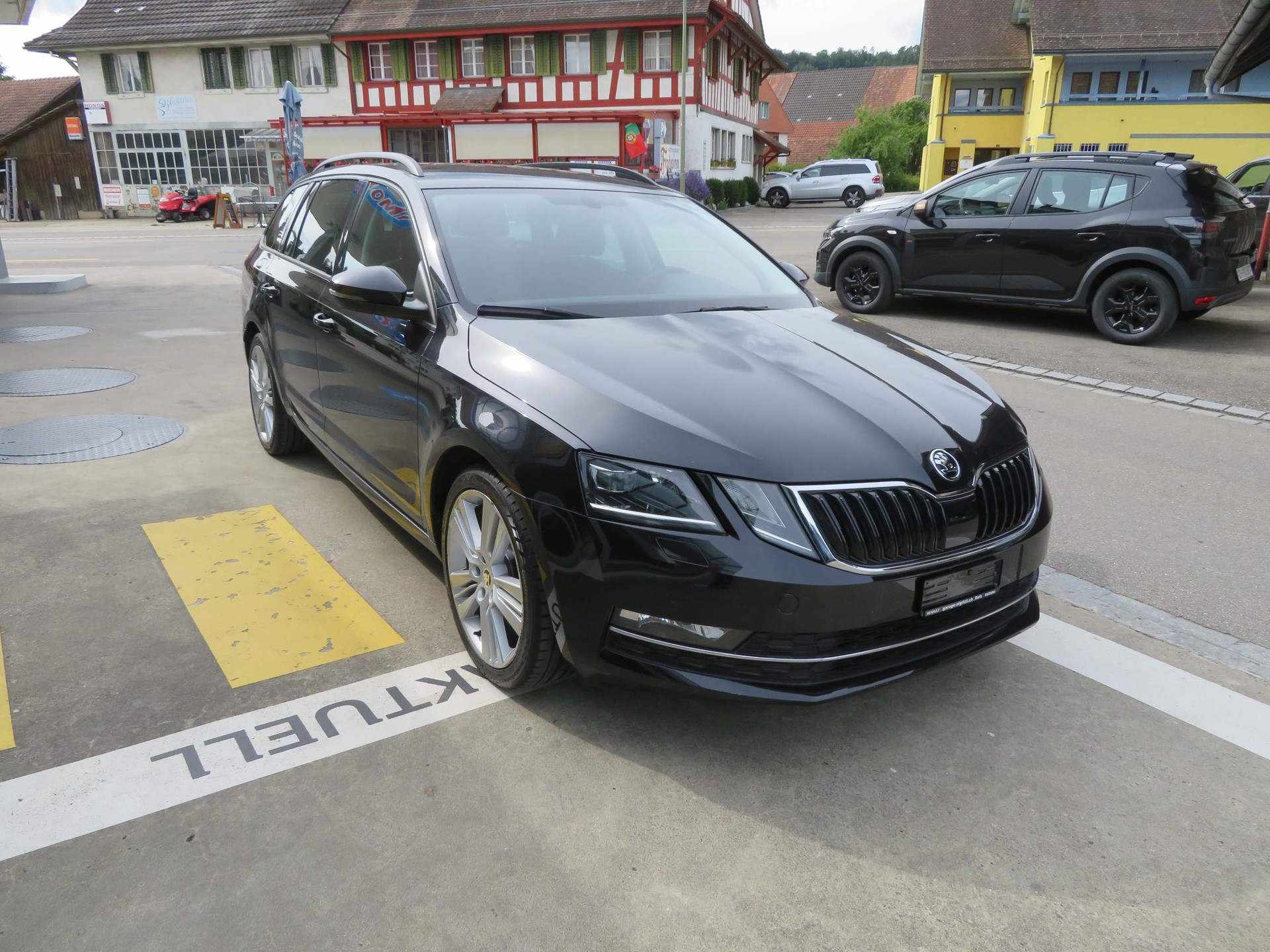 SKODA Octavia Combi 1.8 TSI Style DSG-image-4