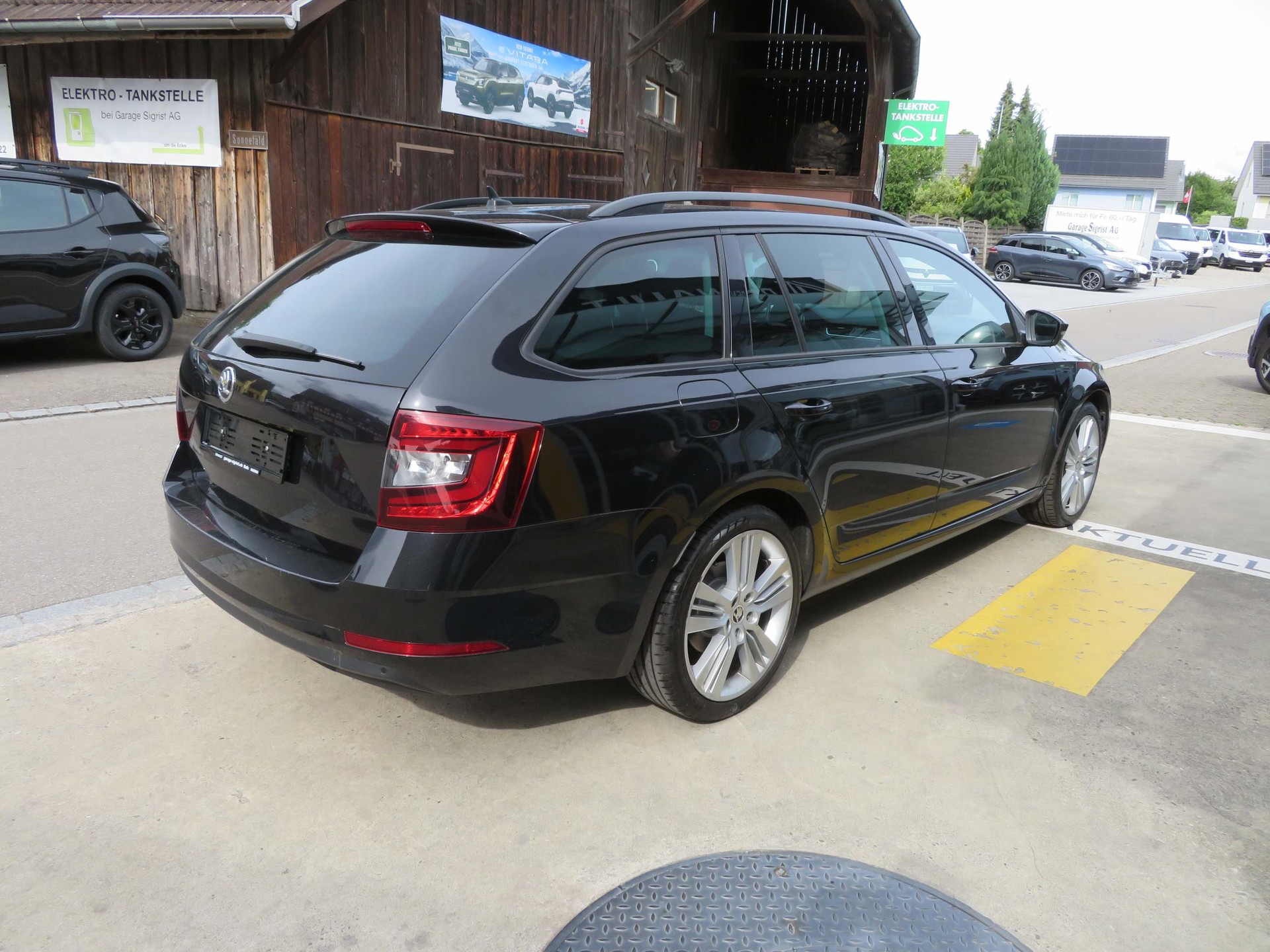 SKODA Octavia Combi 1.8 TSI Style DSG-image-6