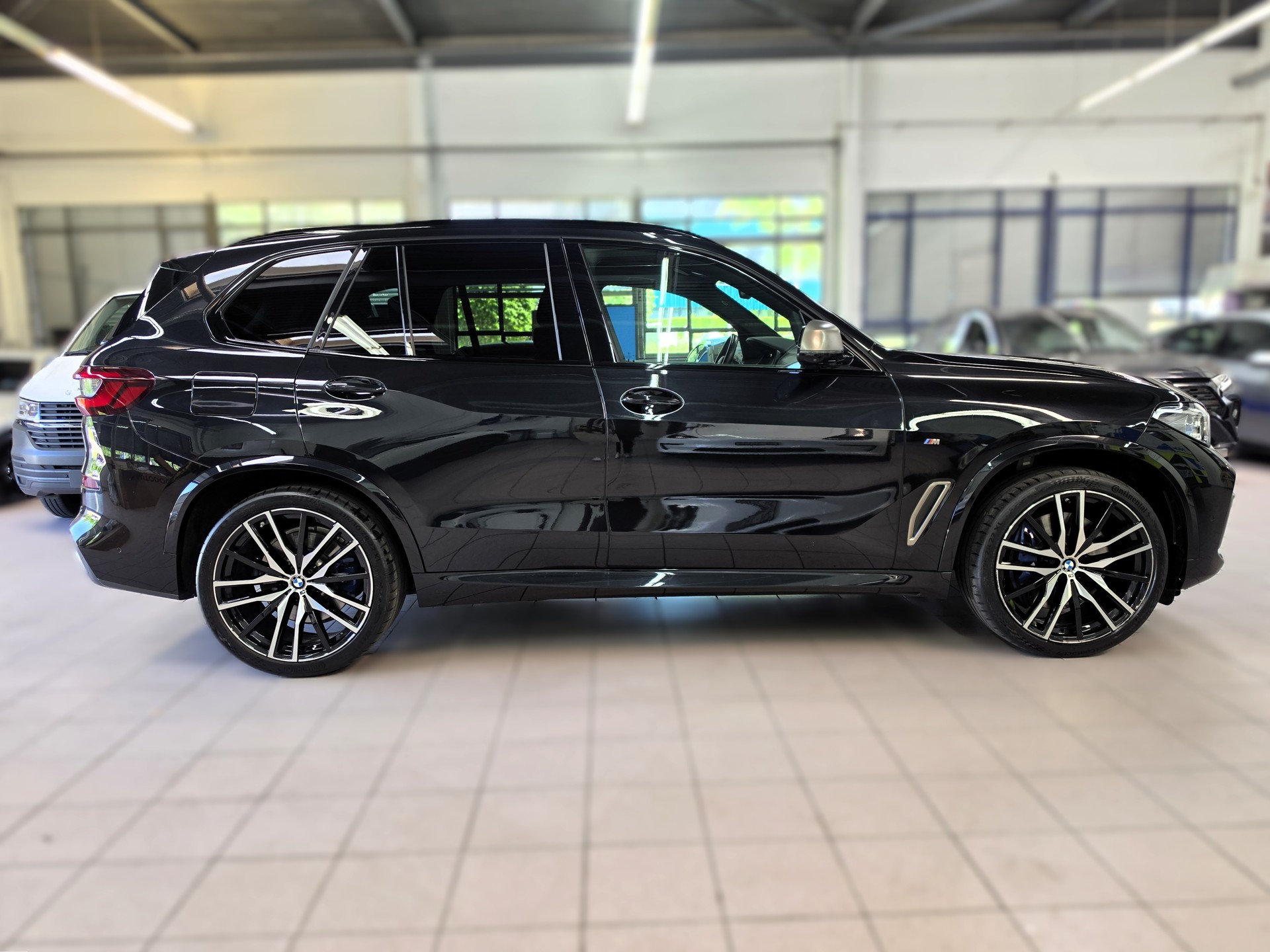 BMW X5 xDrive M50i Steptronic-image-5