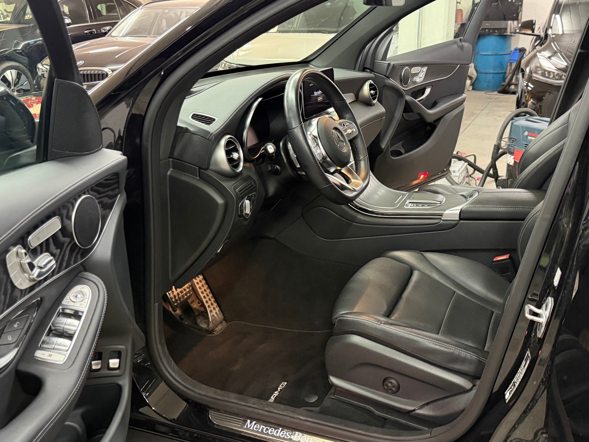 MERCEDES-BENZ GLC Coupé 300 e AMG Line 9G-Tronic-image-13