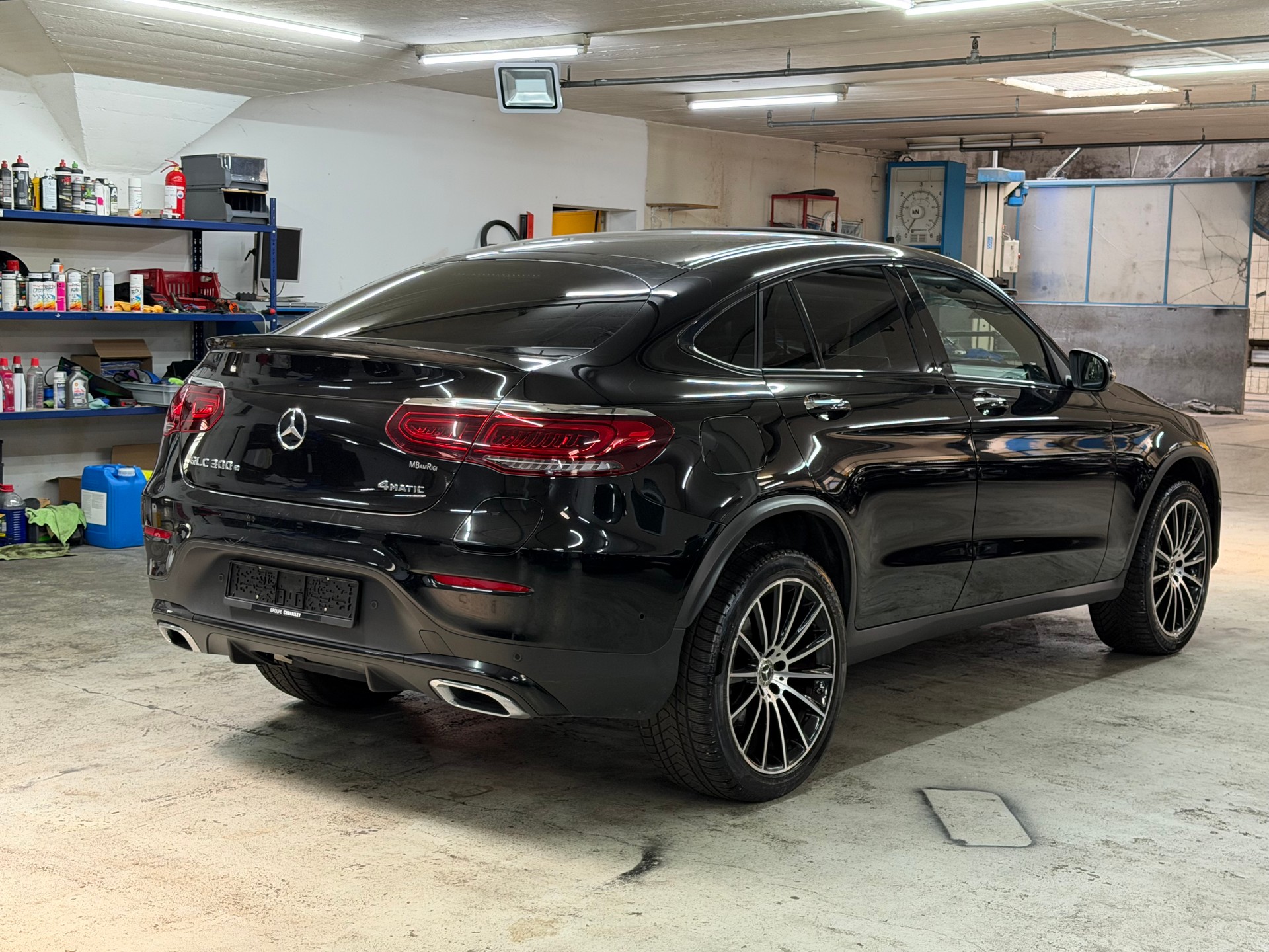 MERCEDES-BENZ GLC Coupé 300 e AMG Line 9G-Tronic-image-3