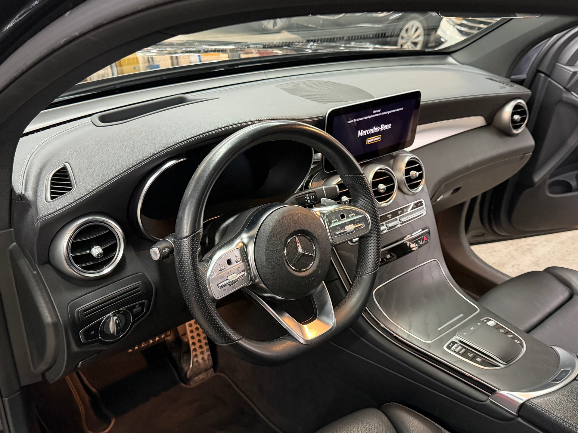MERCEDES-BENZ GLC Coupé 300 e AMG Line 9G-Tronic-image-14