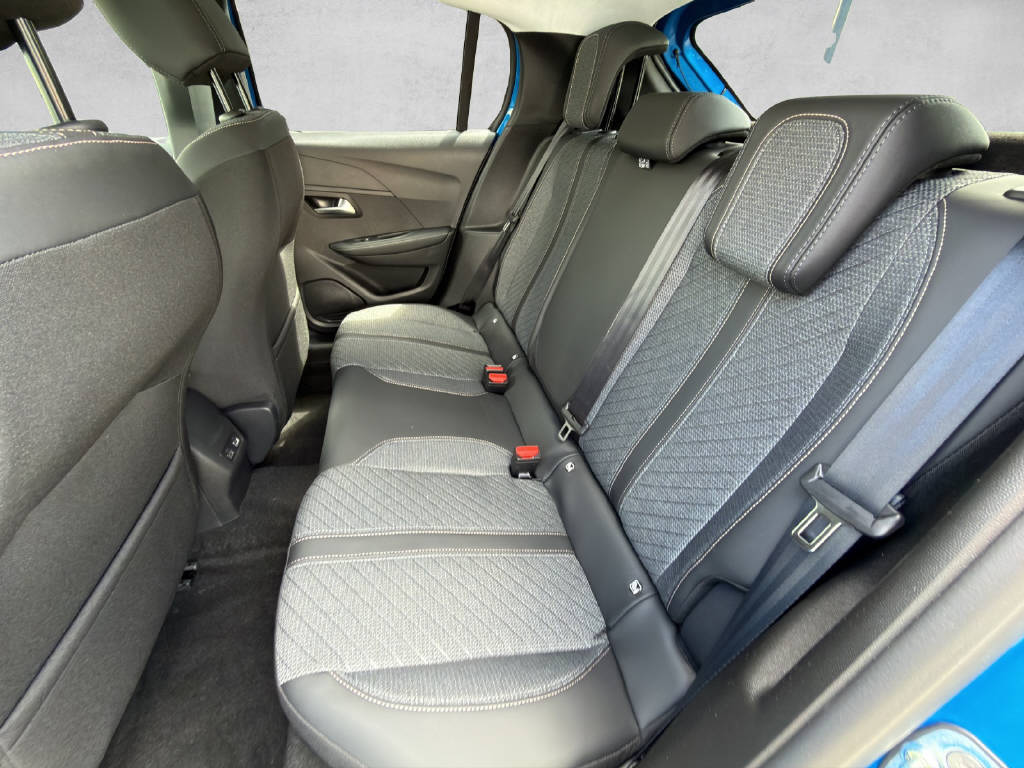 PEUGEOT 208 1.2 Hybrid Allure-image-6
