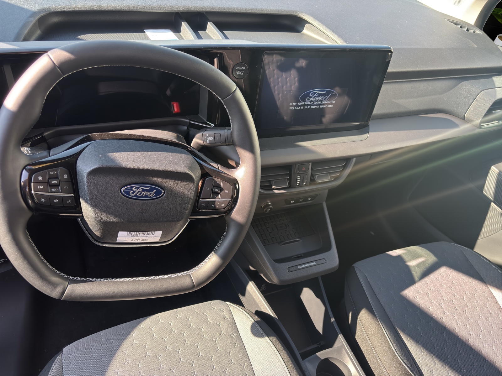 FORD Tourneo Courier Elektro 54kWh Titanium-image-8