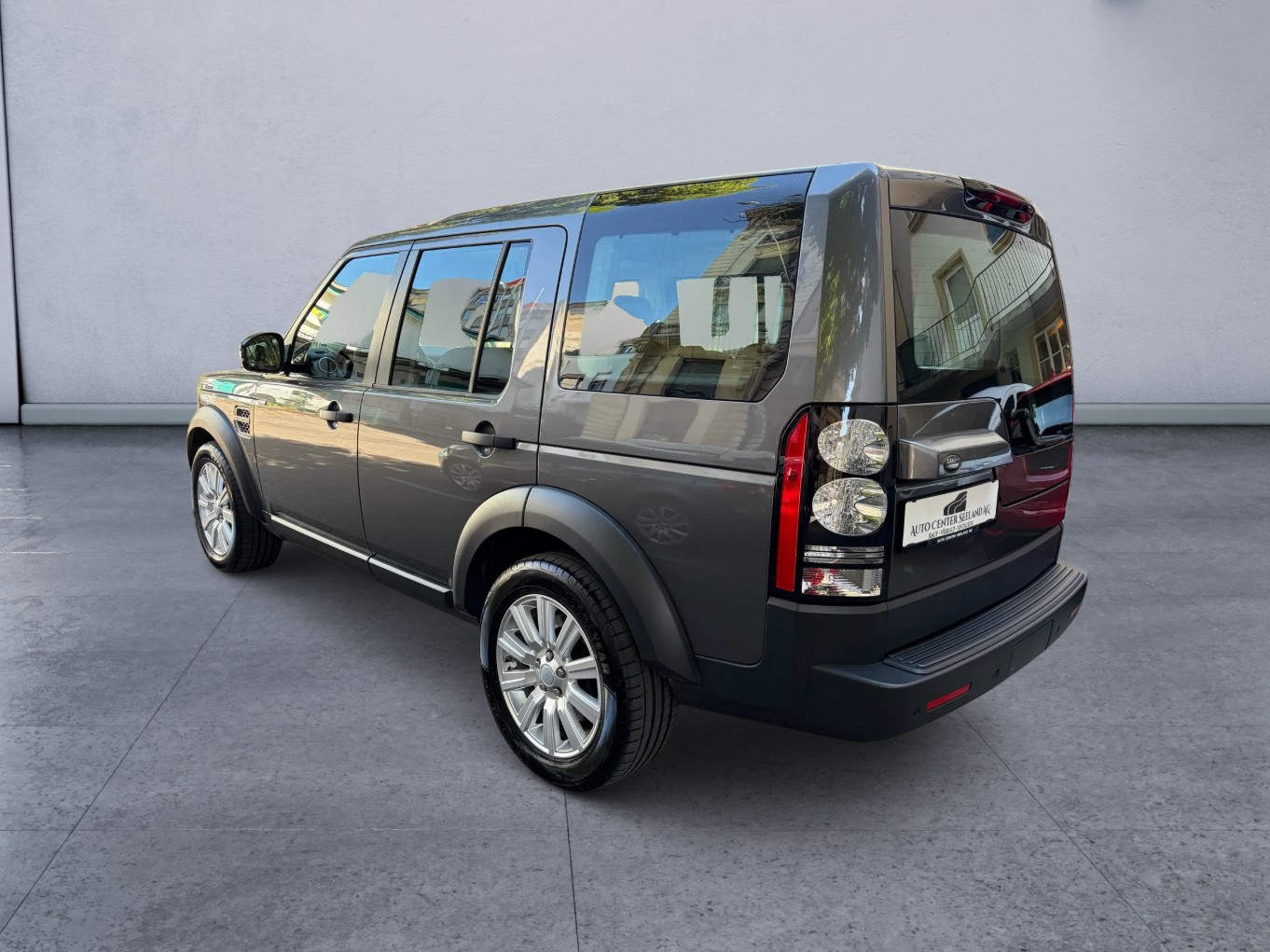 LAND ROVER Discovery 3.0 TDV6 HSE Automatic-image-3