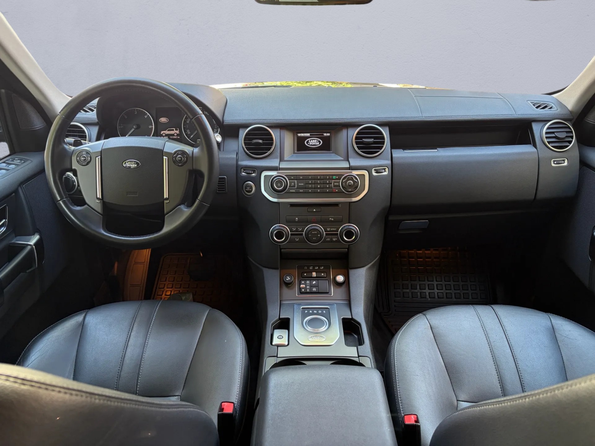 LAND ROVER Discovery 3.0 TDV6 HSE Automatic-image-8
