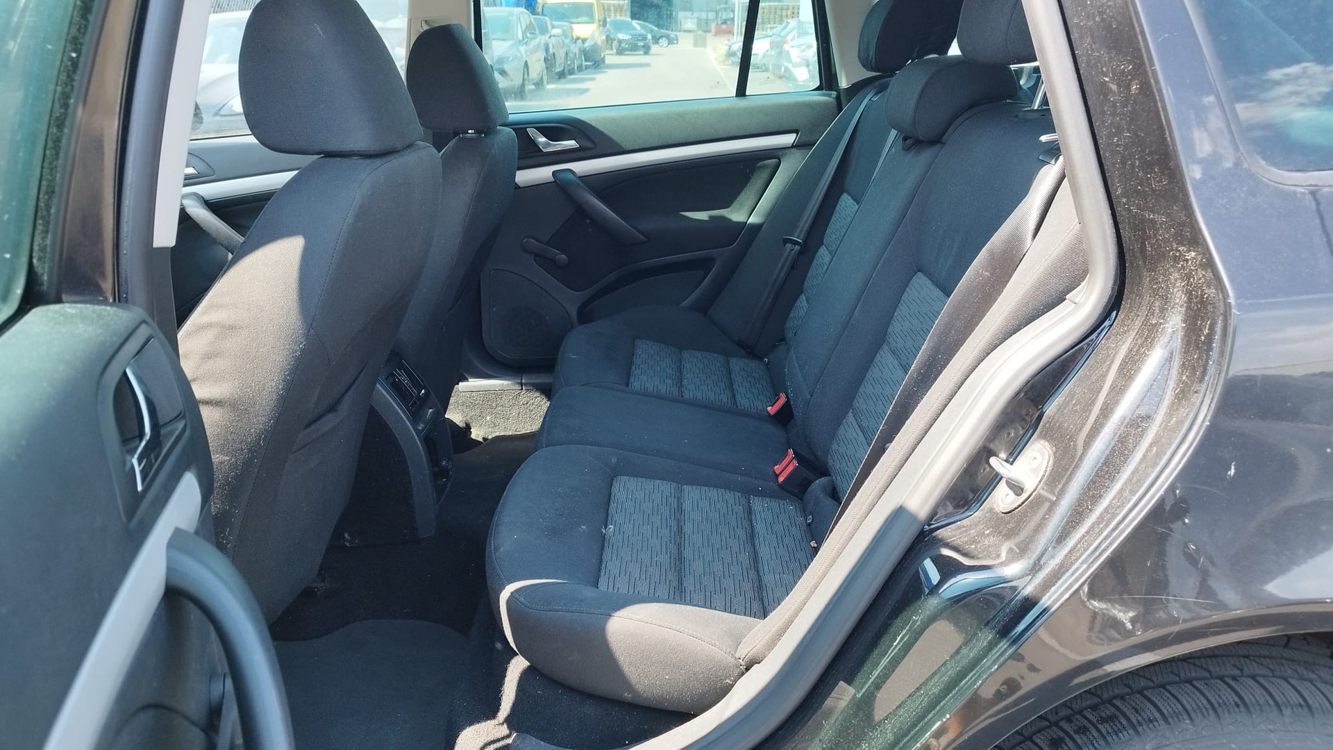 SKODA Octavia Combi 2.0 TDI Elegance DSG-image-10