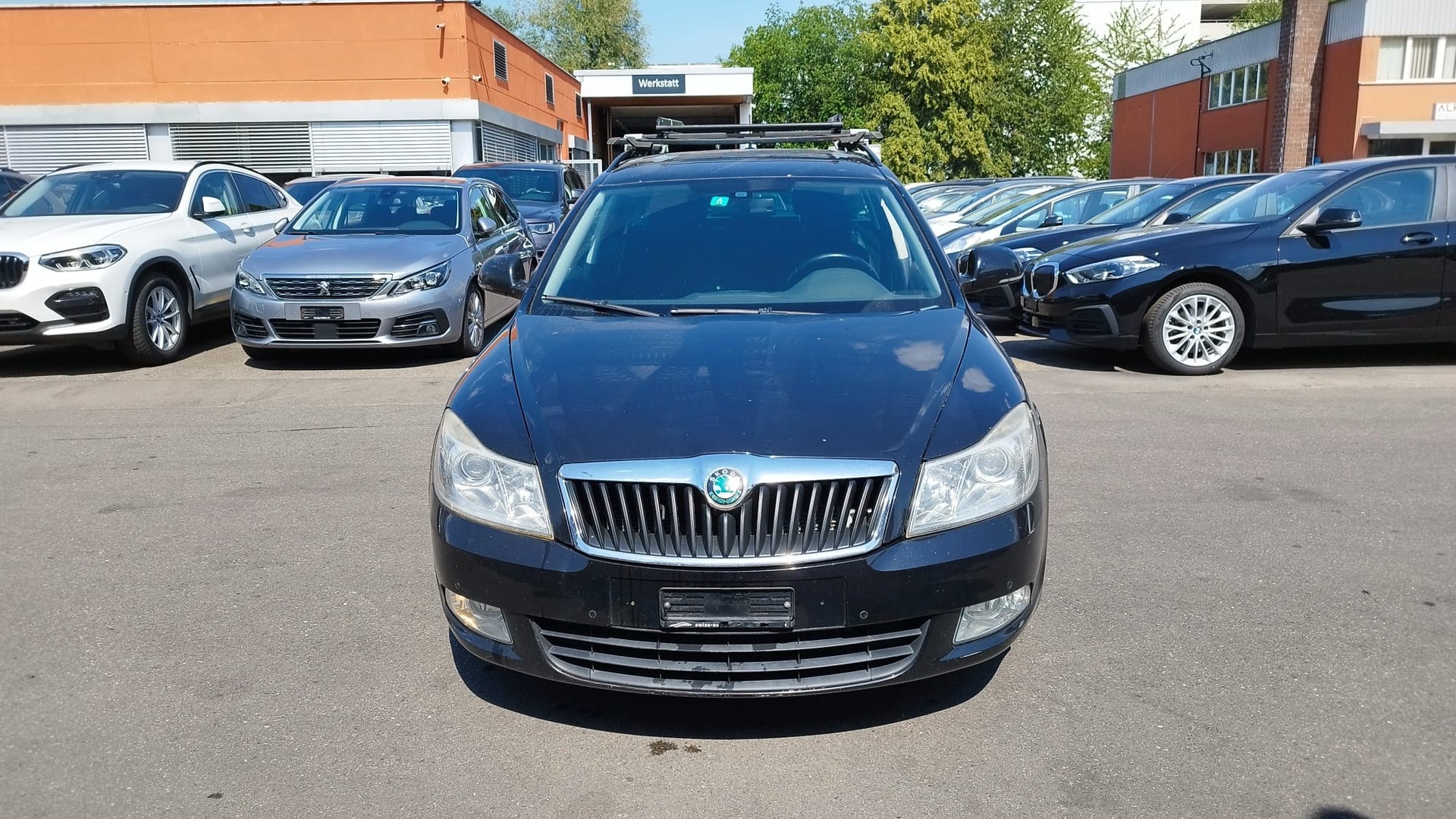 SKODA Octavia Combi 2.0 TDI Elegance DSG-image-2