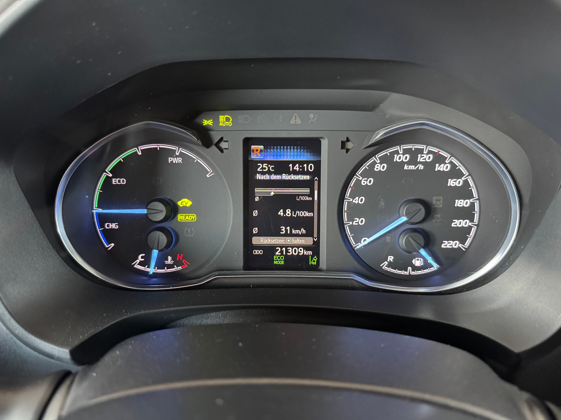TOYOTA Yaris 1.5 VVT-i Hybrid Trend e-CVT-image-10