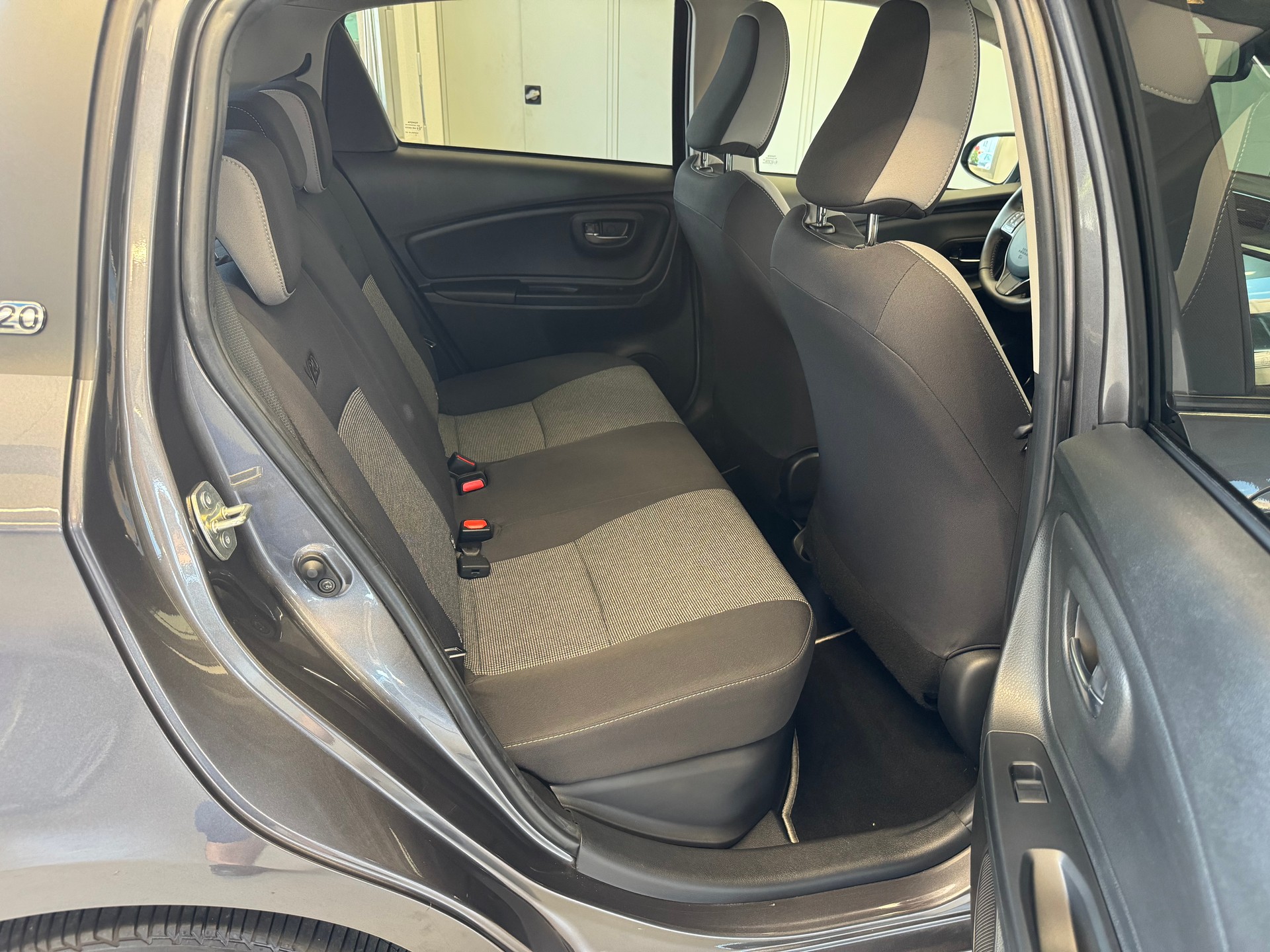 TOYOTA Yaris 1.5 VVT-i Hybrid Trend e-CVT-image-12
