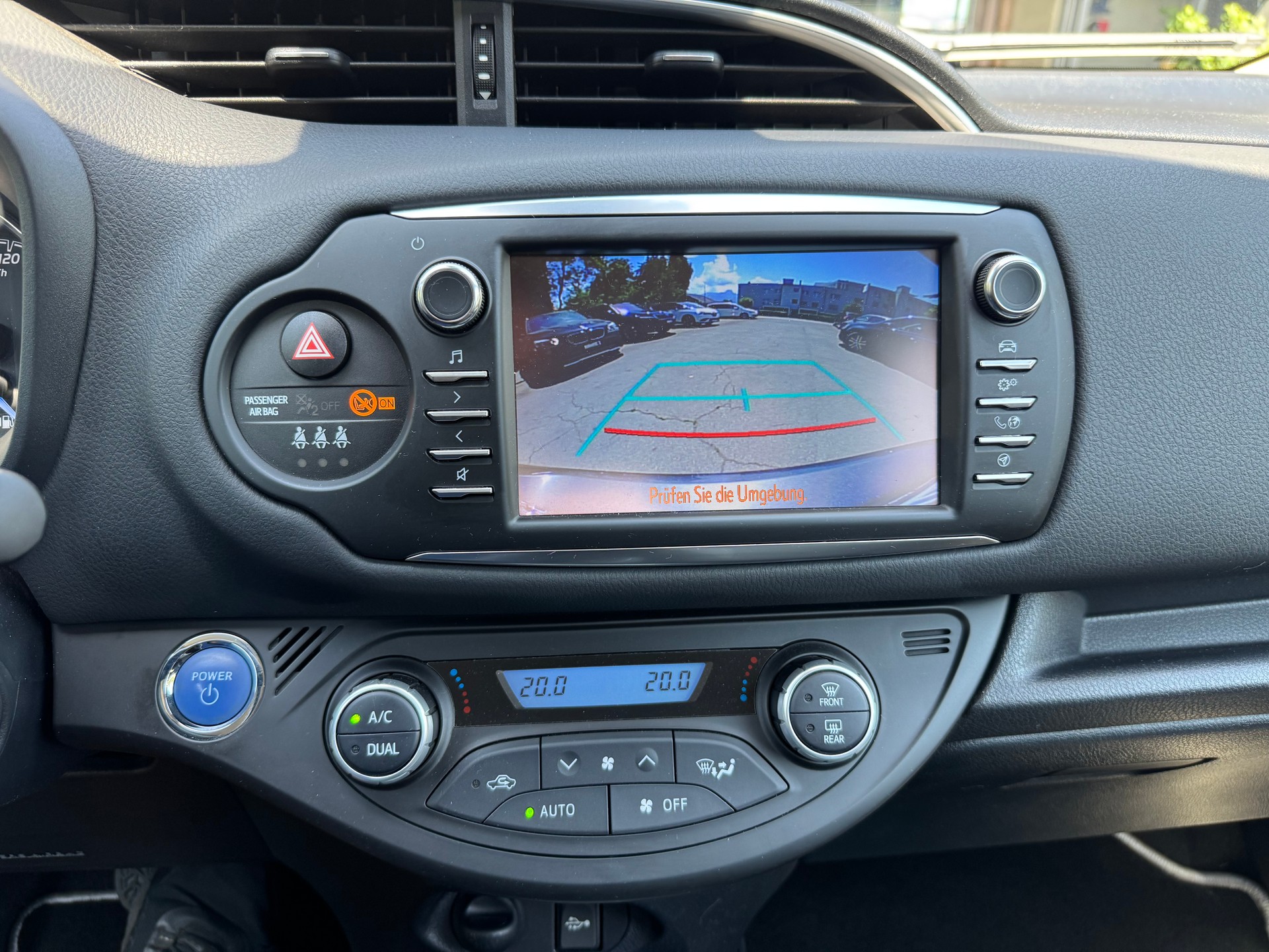 TOYOTA Yaris 1.5 VVT-i Hybrid Trend e-CVT-image-9