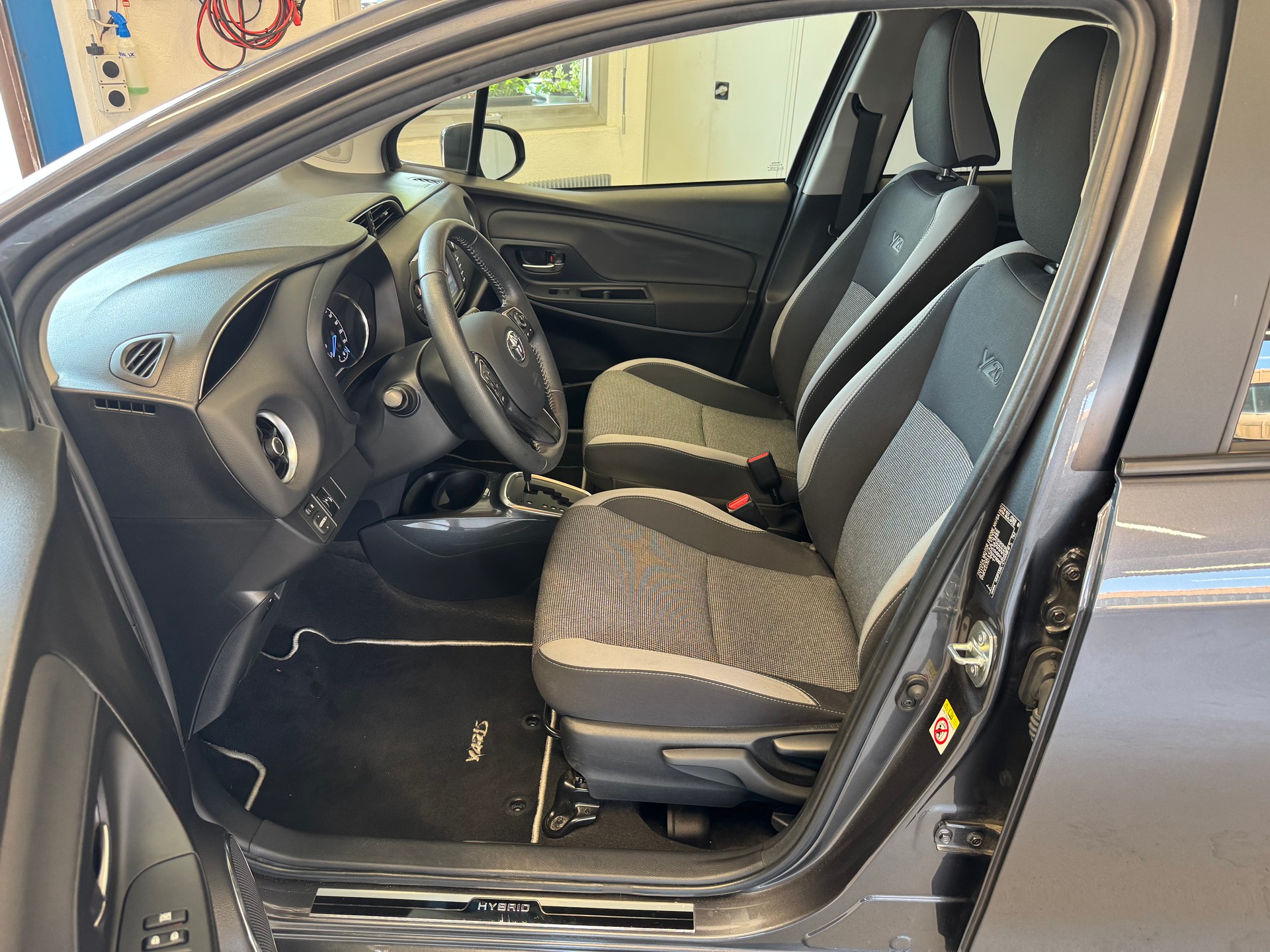 TOYOTA Yaris 1.5 VVT-i Hybrid Trend e-CVT-image-5