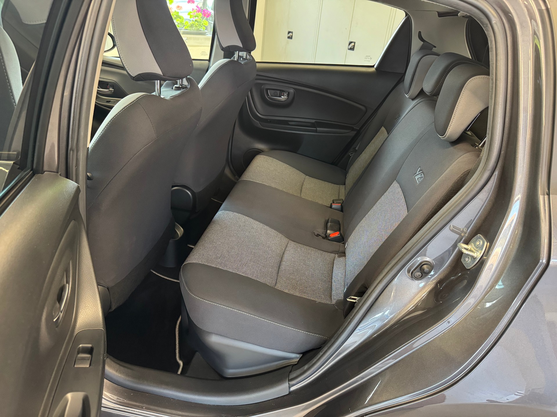 TOYOTA Yaris 1.5 VVT-i Hybrid Trend e-CVT-image-13