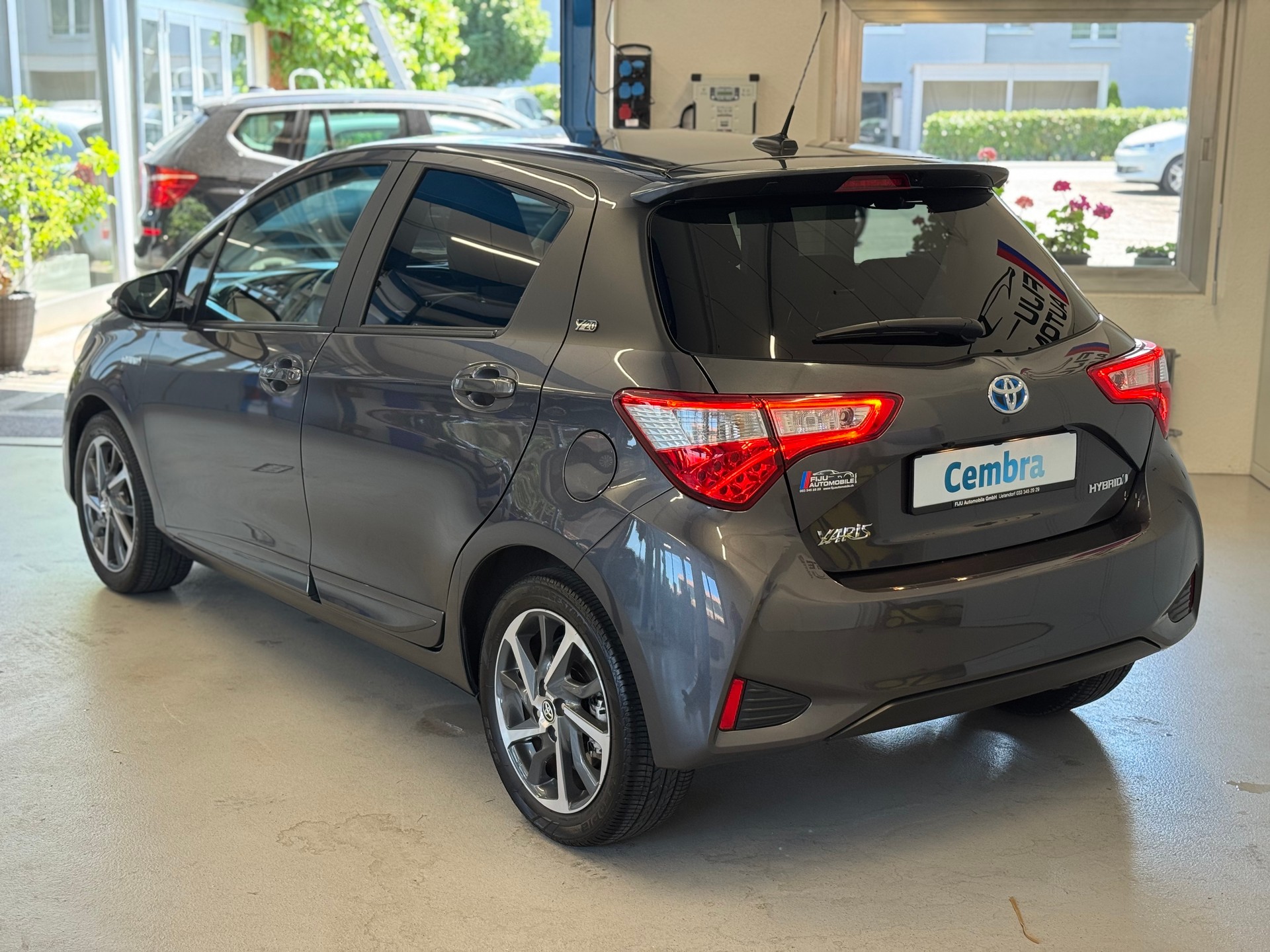 TOYOTA Yaris 1.5 VVT-i Hybrid Trend e-CVT-image-4