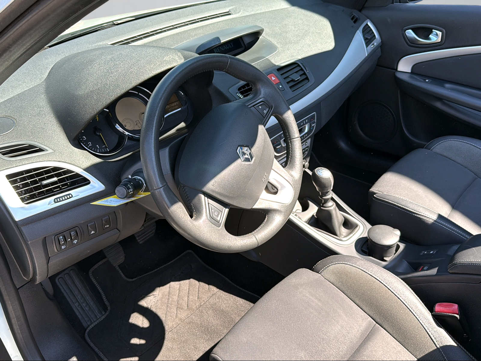 RENAULT Mégane CC 1.4 16V Turbo Dynamique-image-7
