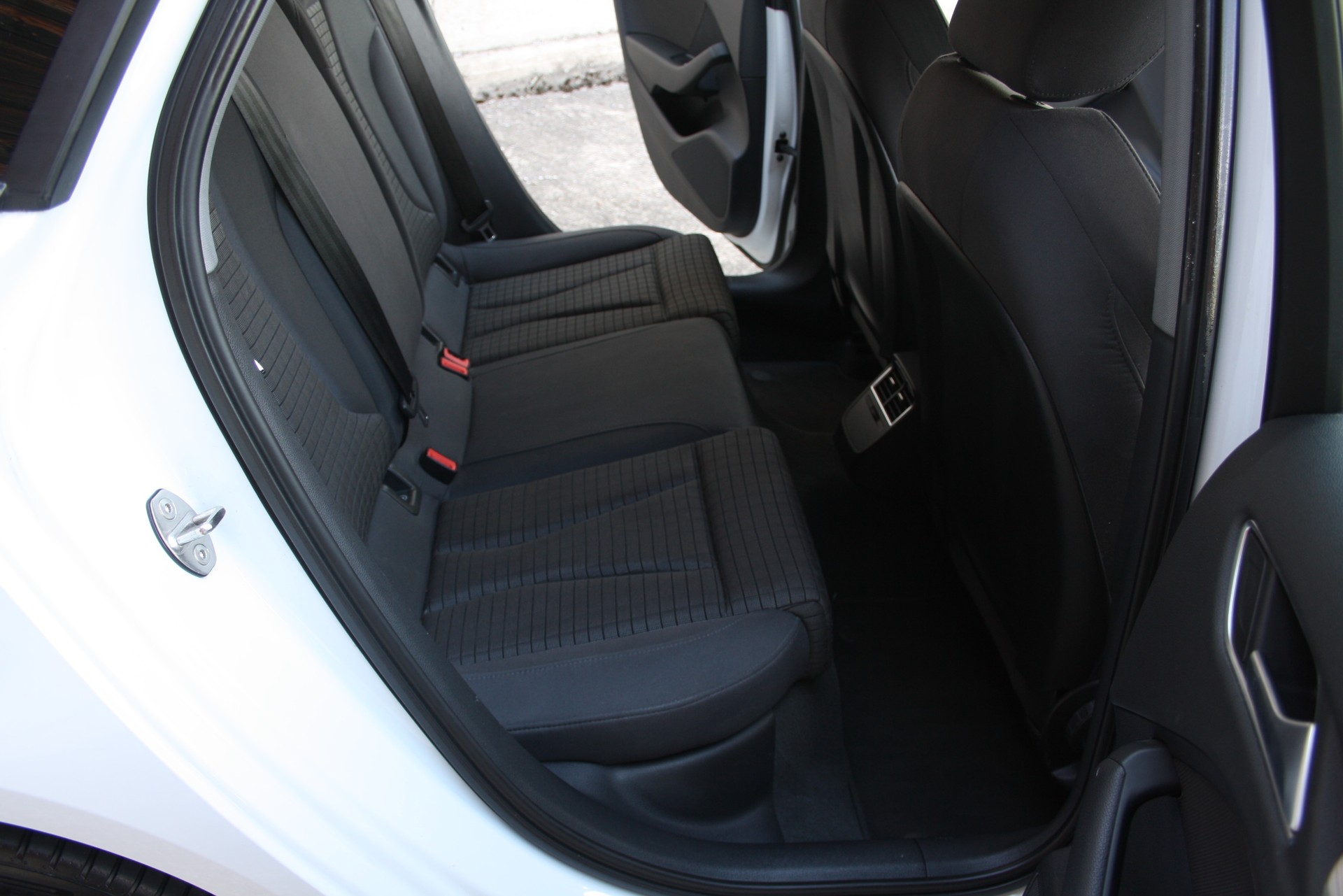AUDI A3 Sportback 1.4 e-tron Sport S-tronic-image-13