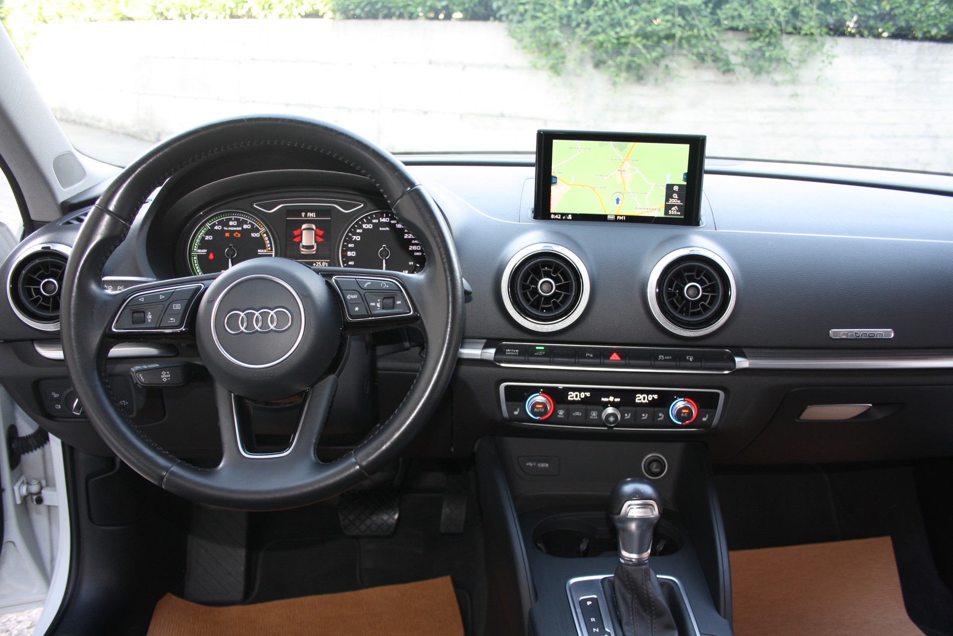 AUDI A3 Sportback 1.4 e-tron Sport S-tronic-image-9
