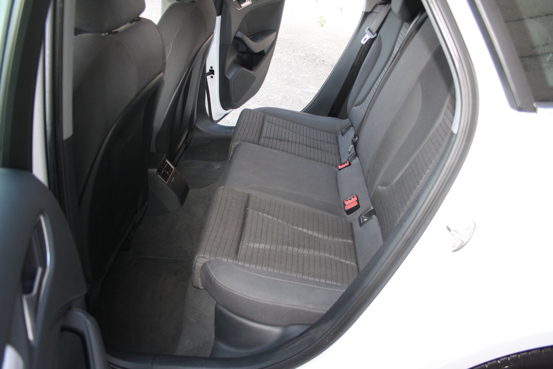 AUDI A3 Sportback 1.4 e-tron Sport S-tronic-image-12
